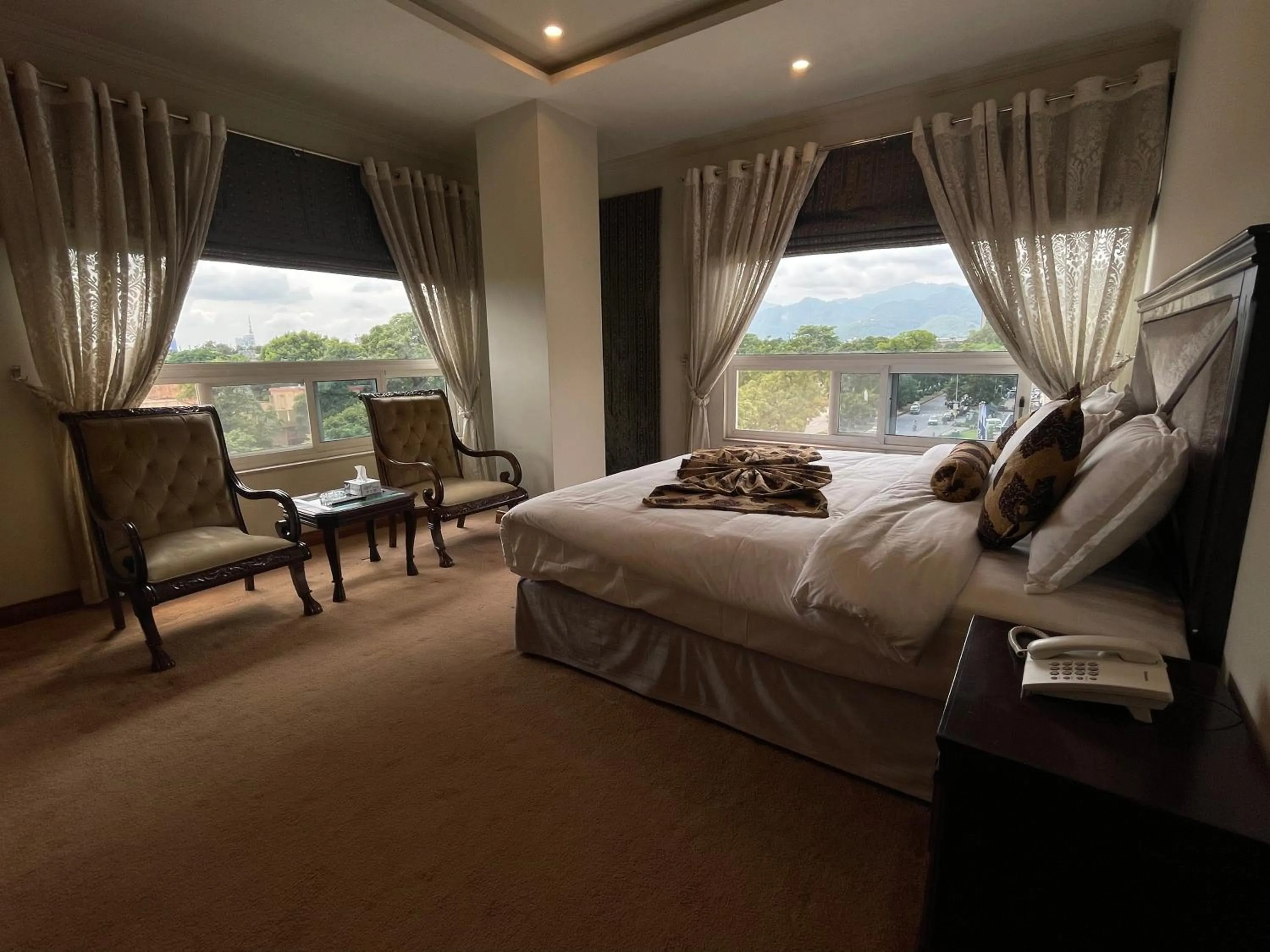 Bedroom, Bed in Sintra Hotel