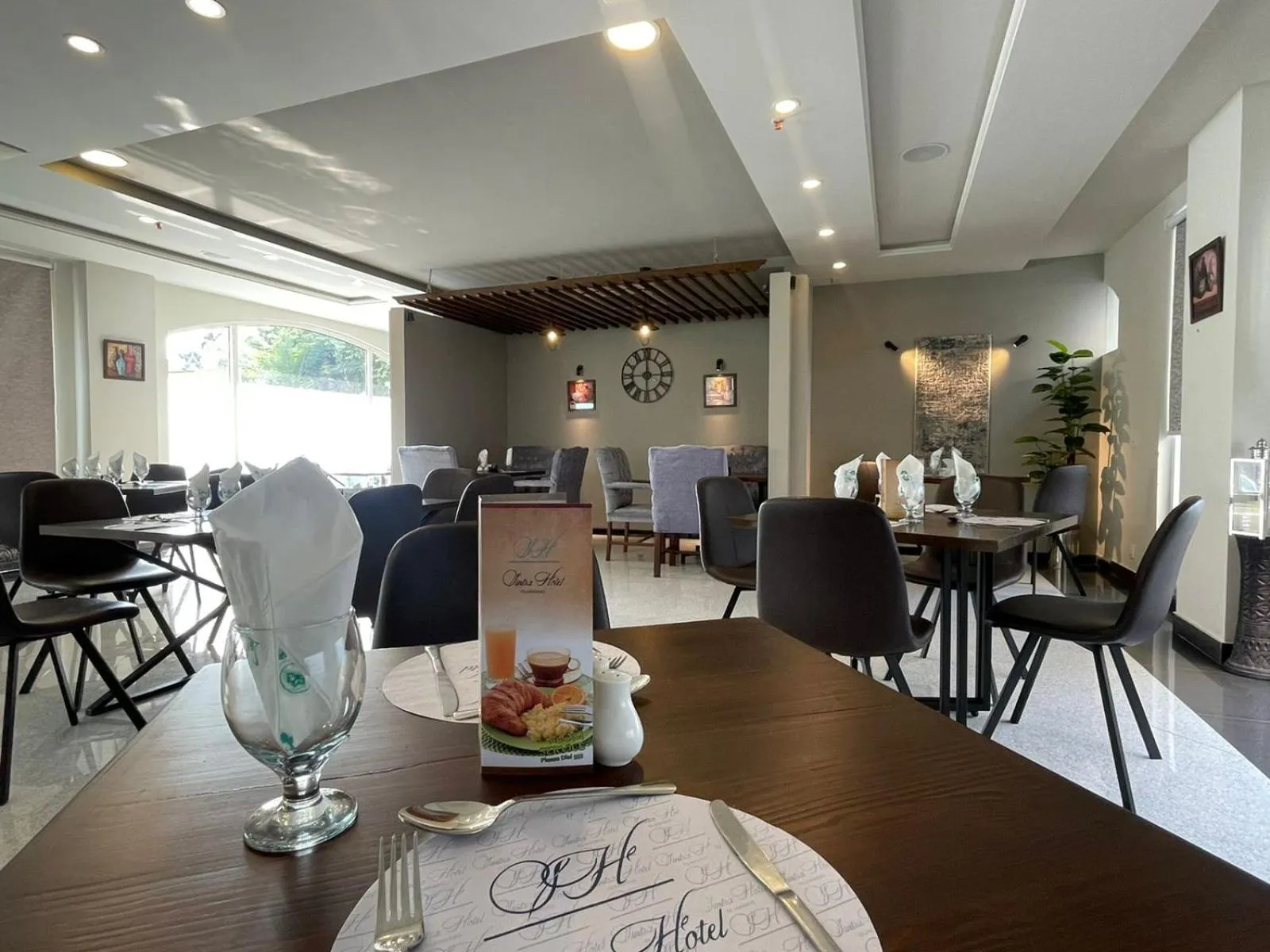 Restaurant/places to eat in Sintra Hotel