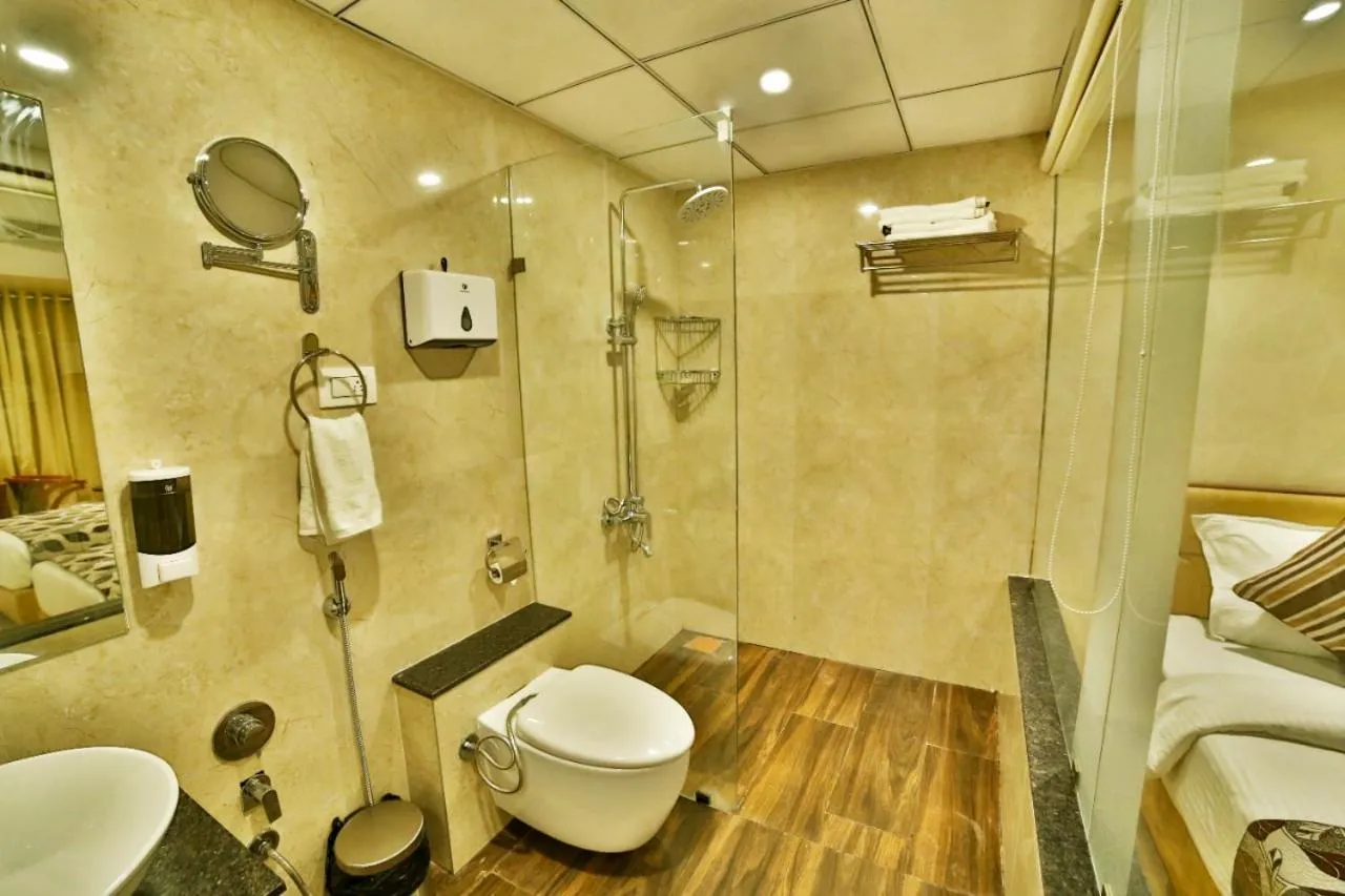 Bathroom in Hotel Kings Heritage Surat
