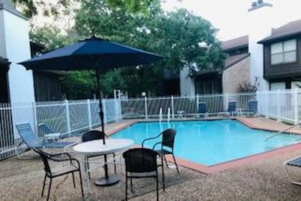 Swimming pool in Houston-Med Center NRG Area 2B-2B All Inclusive