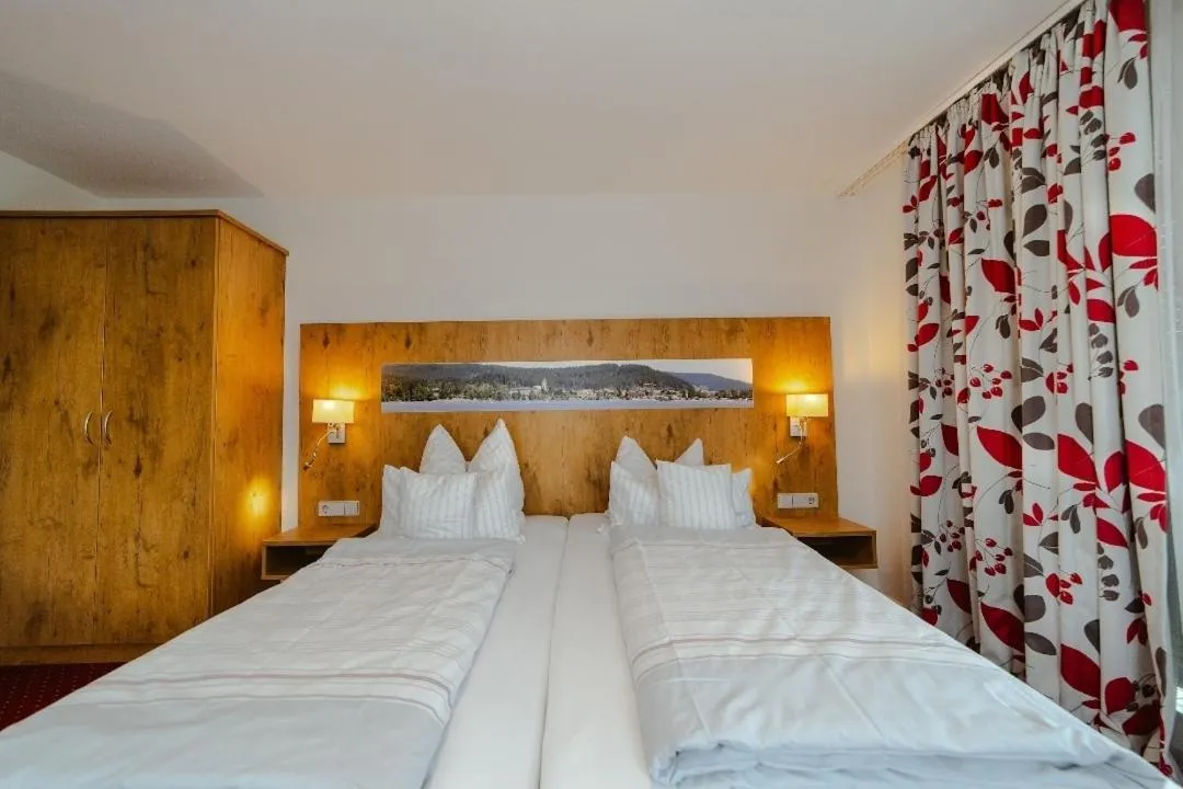 Bed in Gästehaus Café Heck Titisee