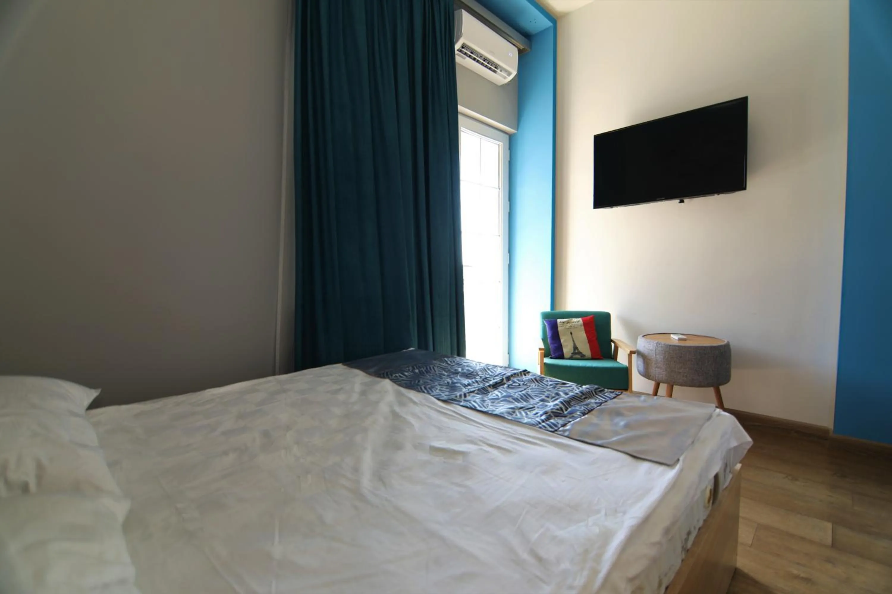 Bed in La Casa Hotel Yerevan