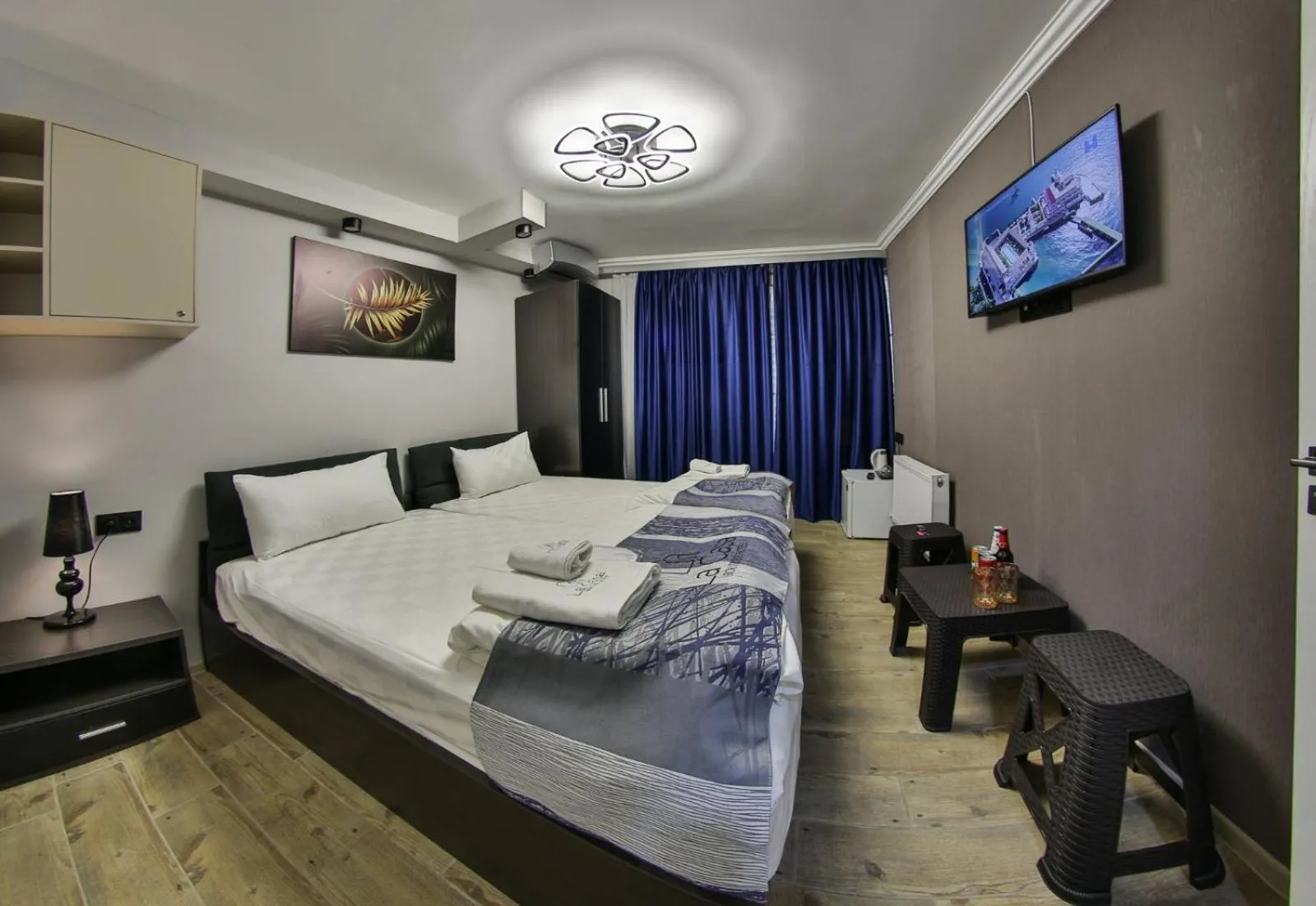 Bed in La Casa Hotel Yerevan