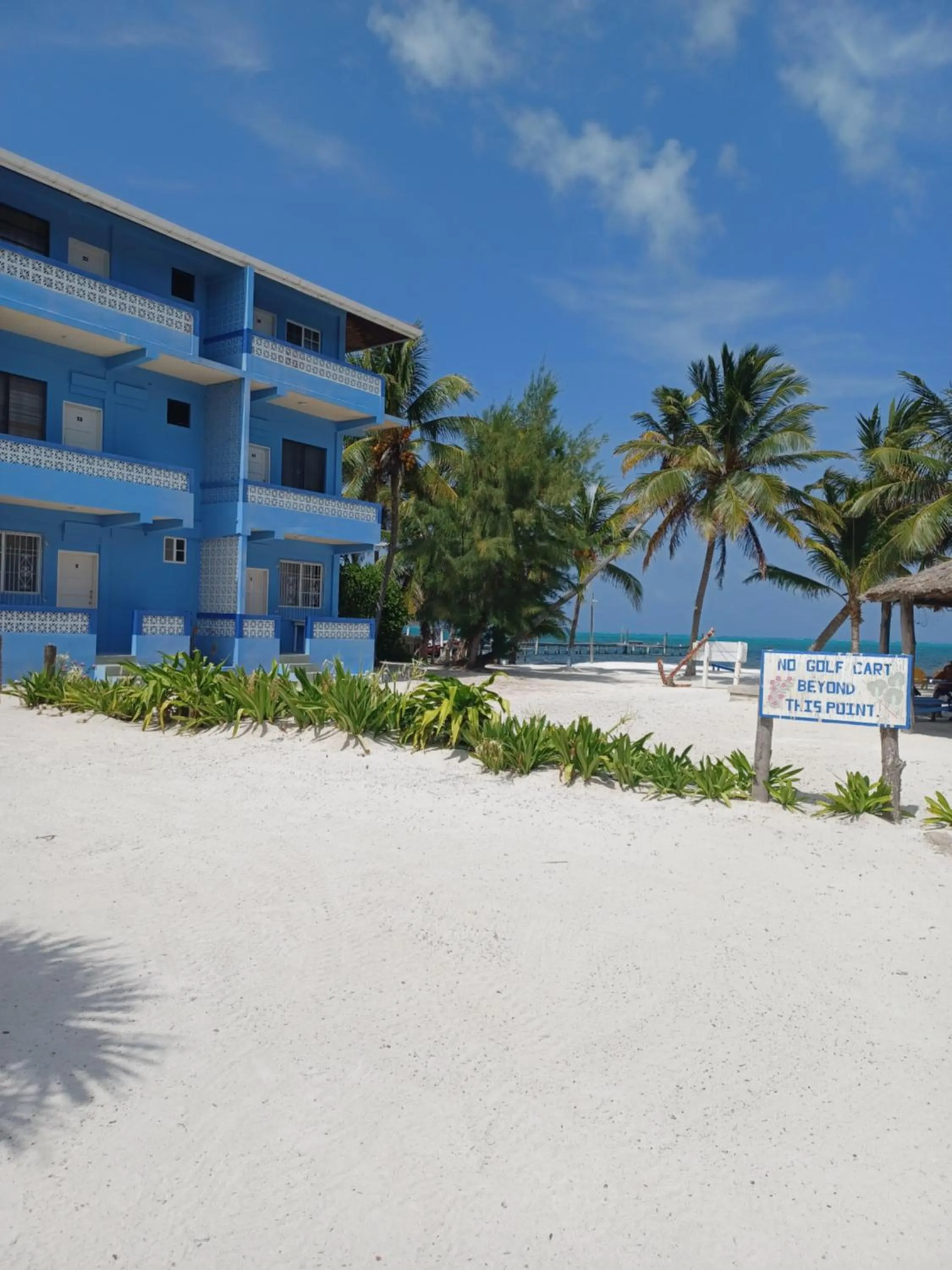 Property building in Anchorage Beach Resort Caye Caulker