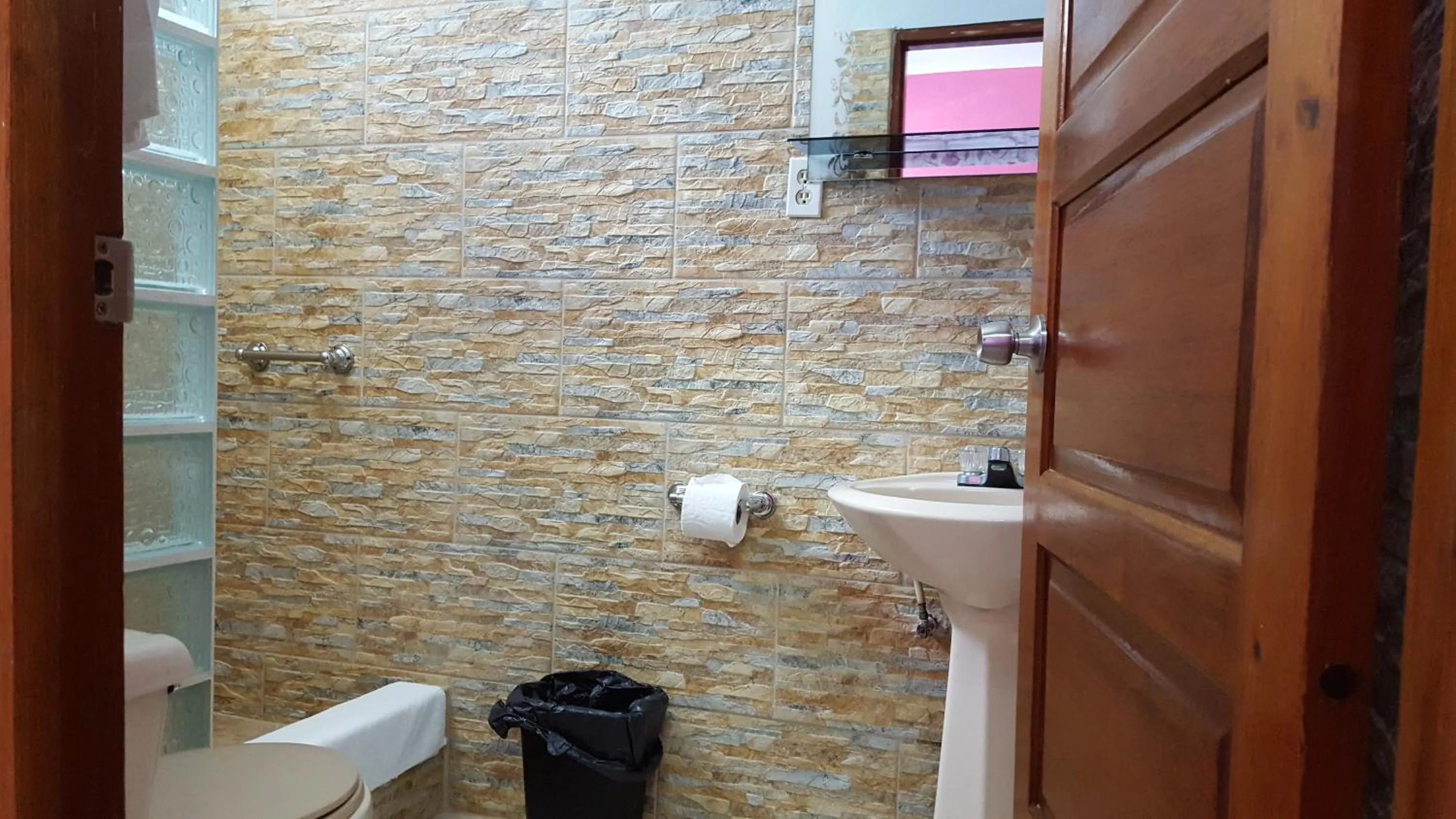 Shower in Anchorage Beach Resort Caye Caulker