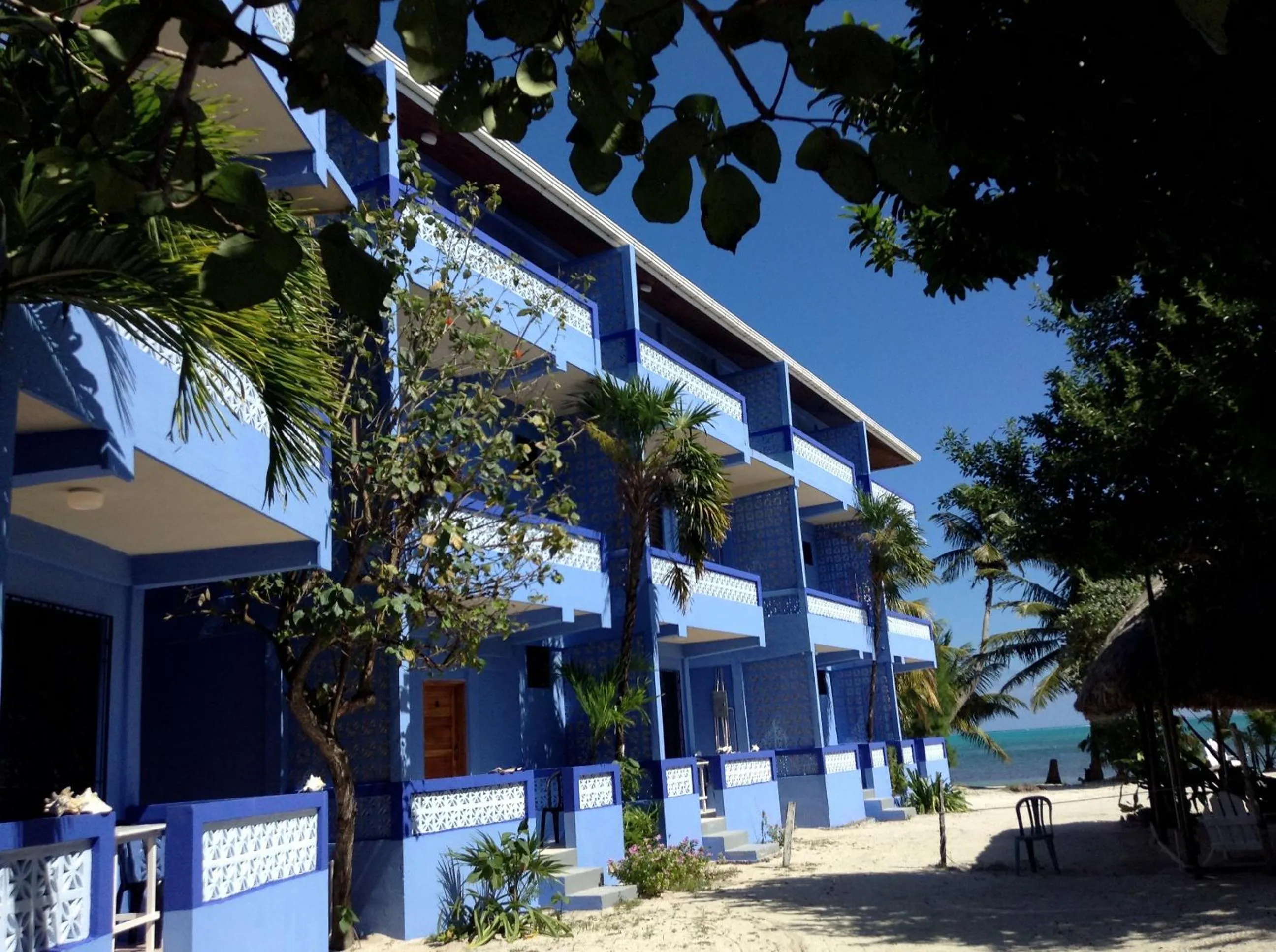 Property building in Anchorage Beach Resort Caye Caulker