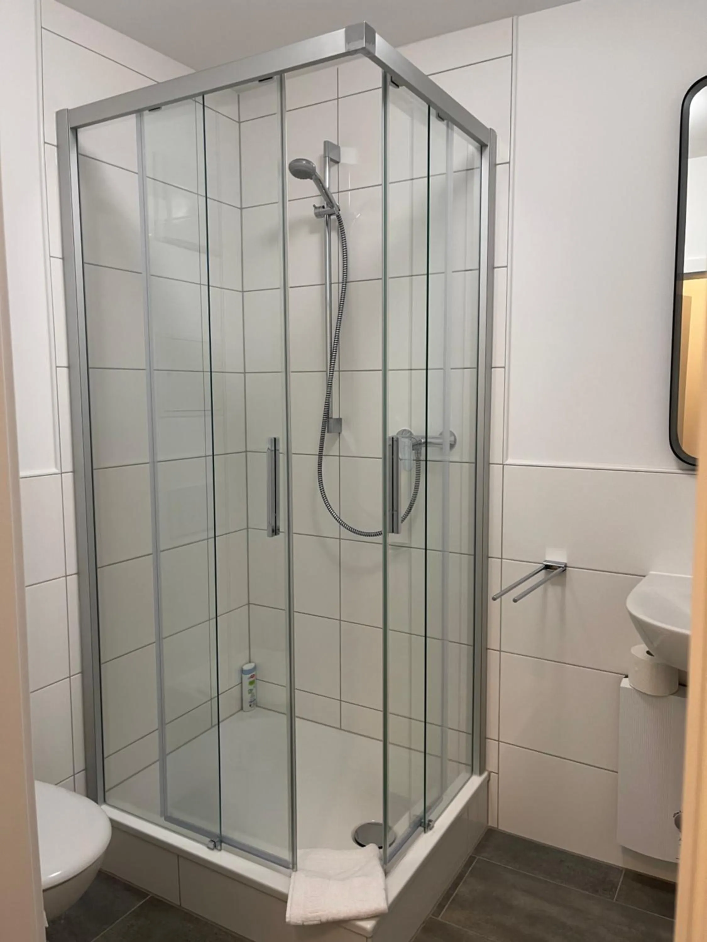 Shower in Weseler Wirtshaus Appartements