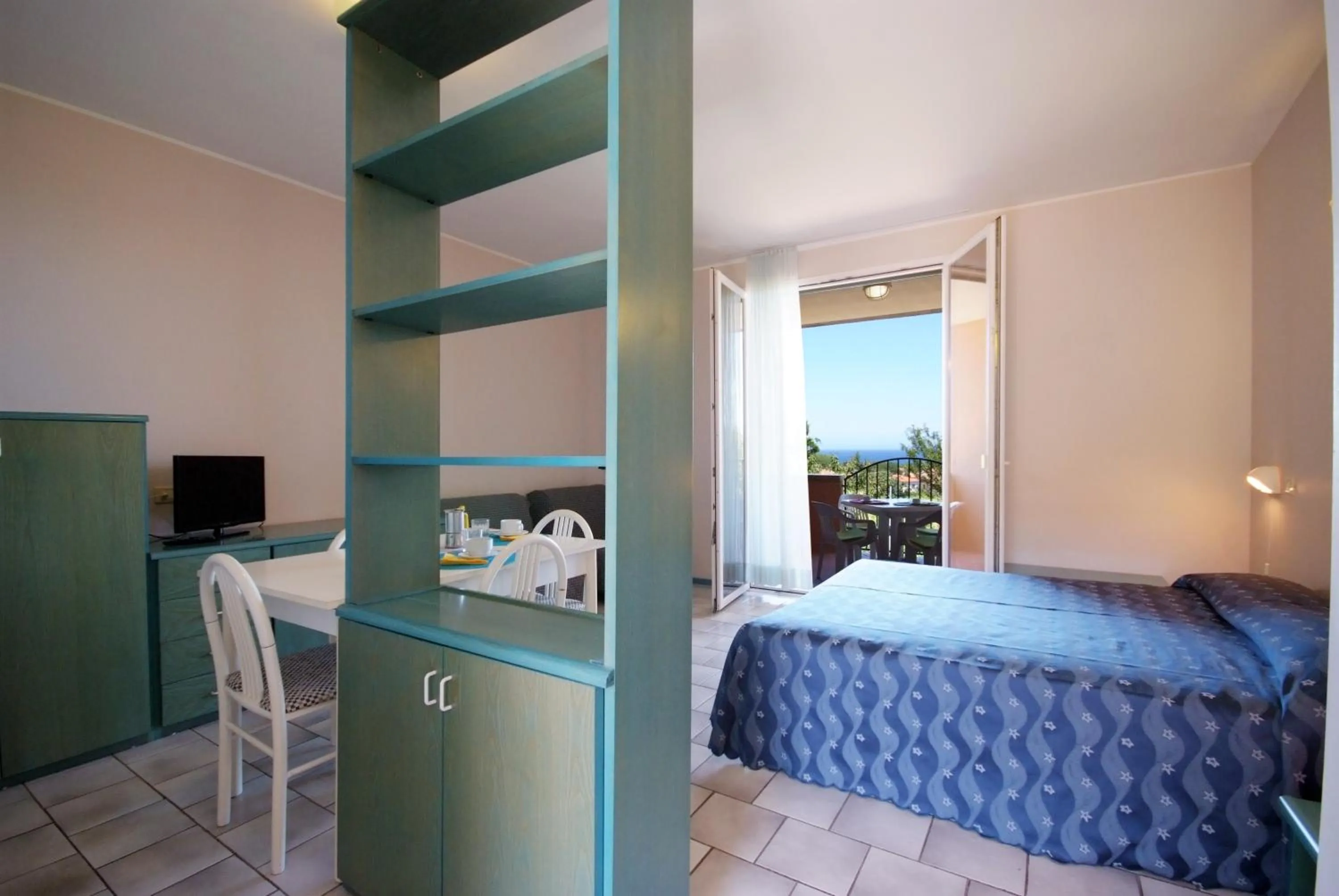 Photo of the whole room, Bed in Hotel Residence Isola Verde