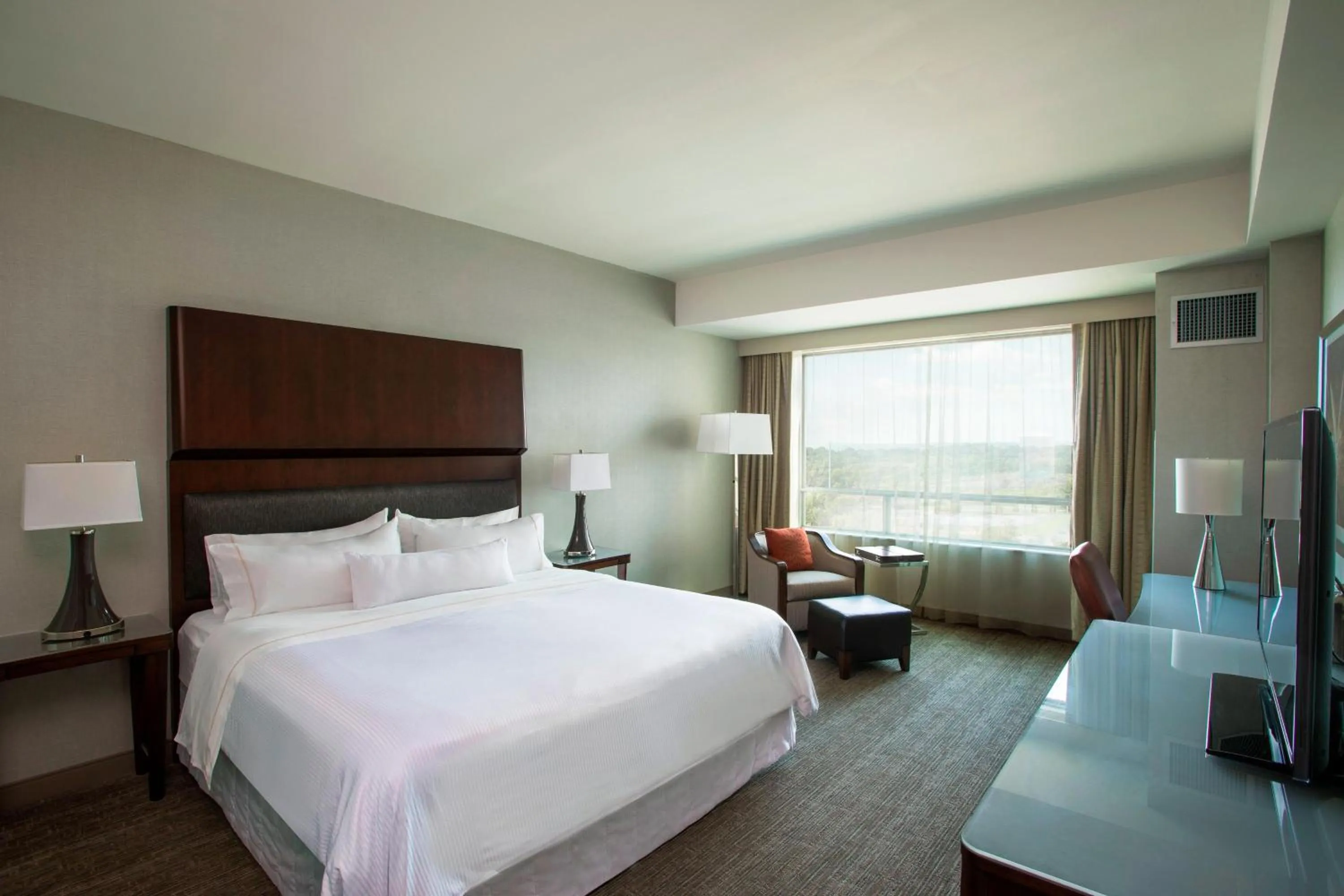 Photo of the whole room, Bed in The Westin Wilmington