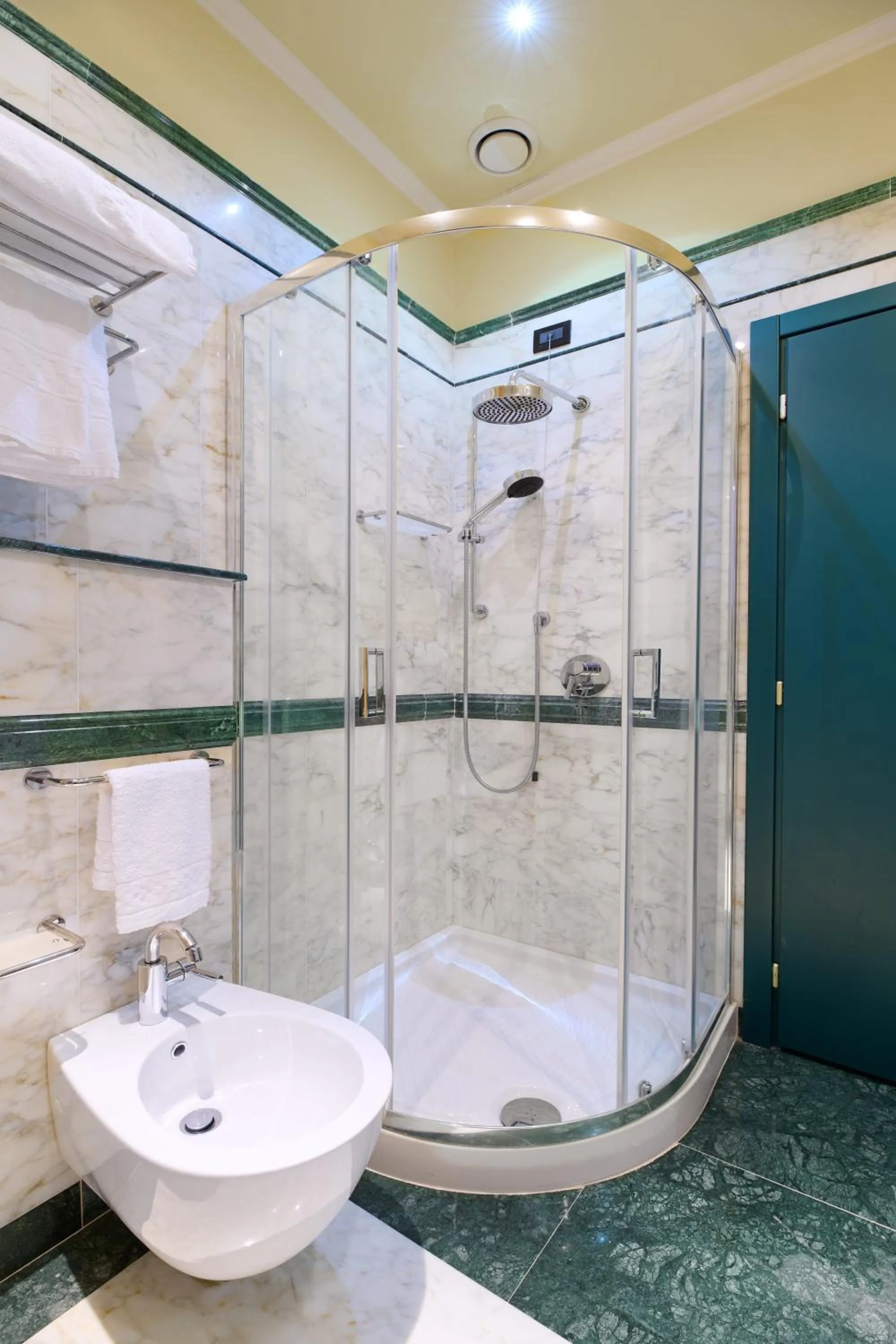 Bathroom in Grand Hotel Bellavista Palace & Golf