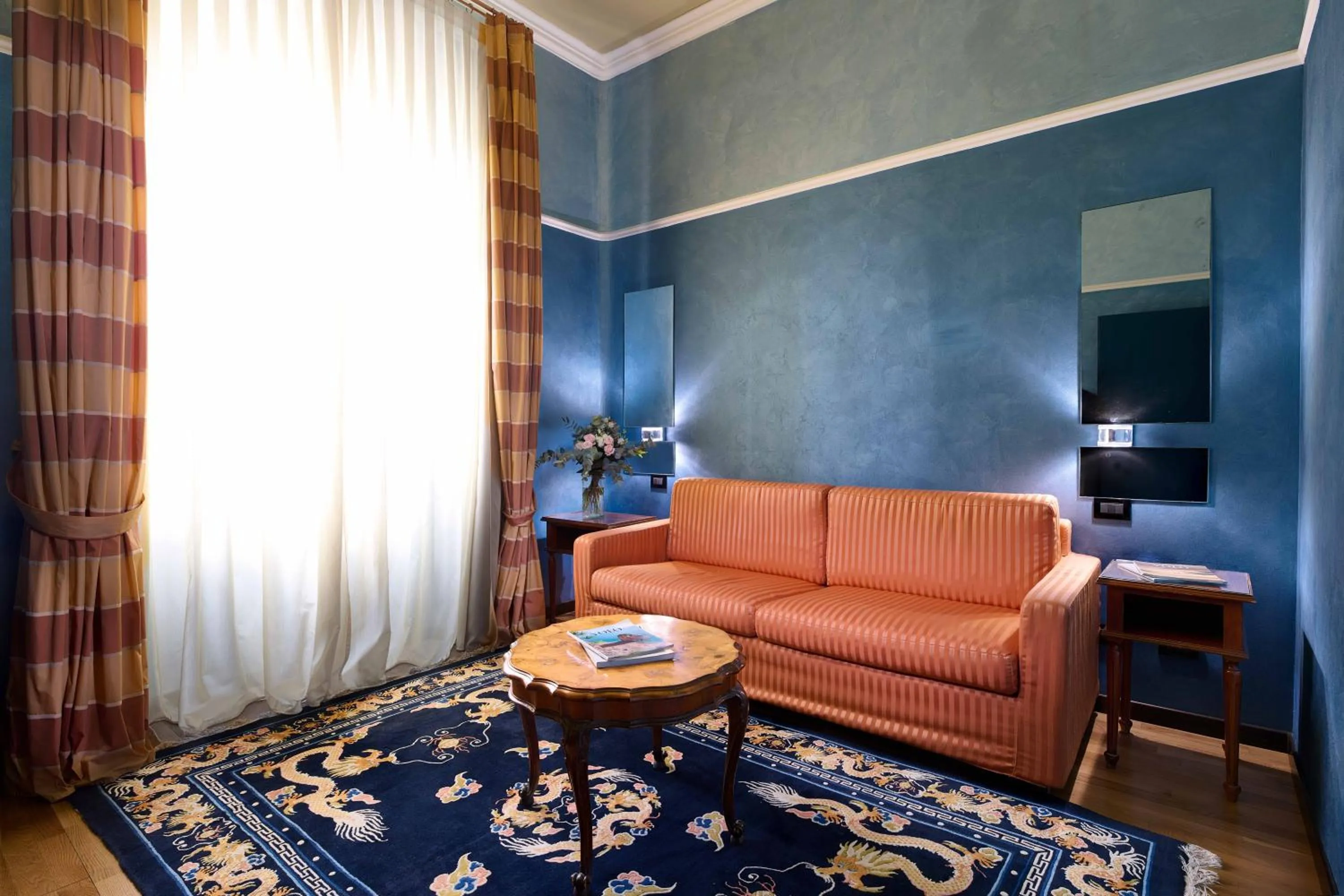 Living room, Bed in Grand Hotel Bellavista Palace & Golf
