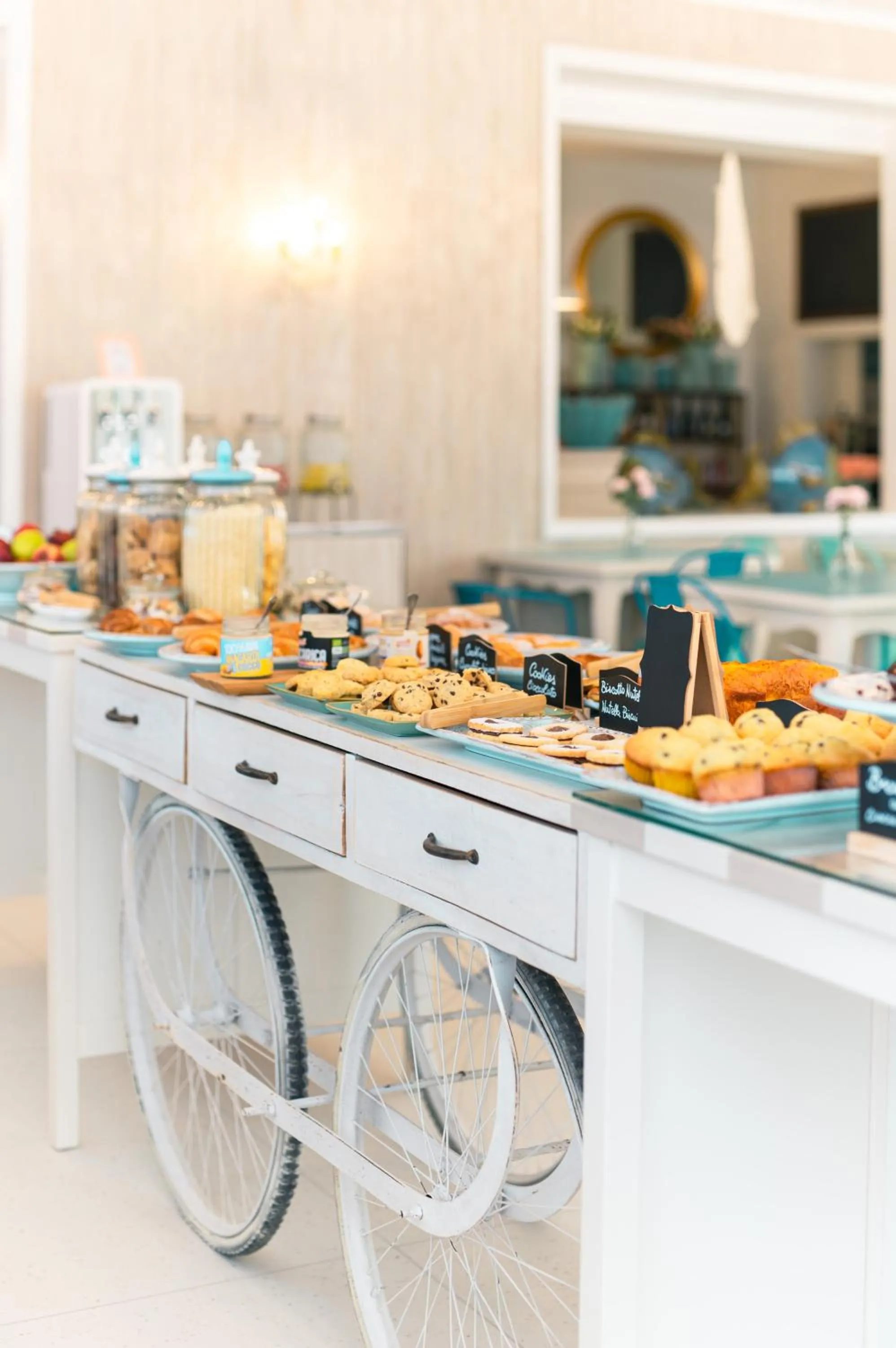 Buffet breakfast in Hotel La Pineta Al Mare