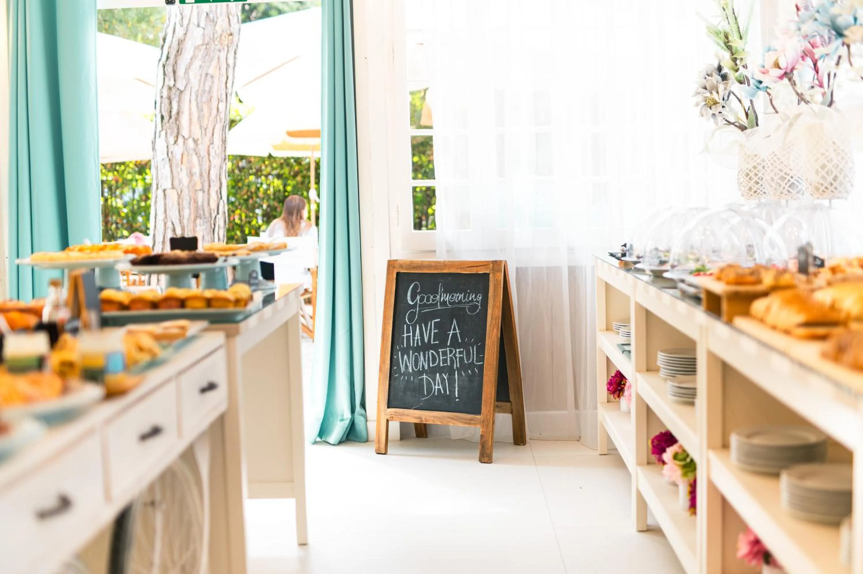 Breakfast in Hotel La Pineta Al Mare