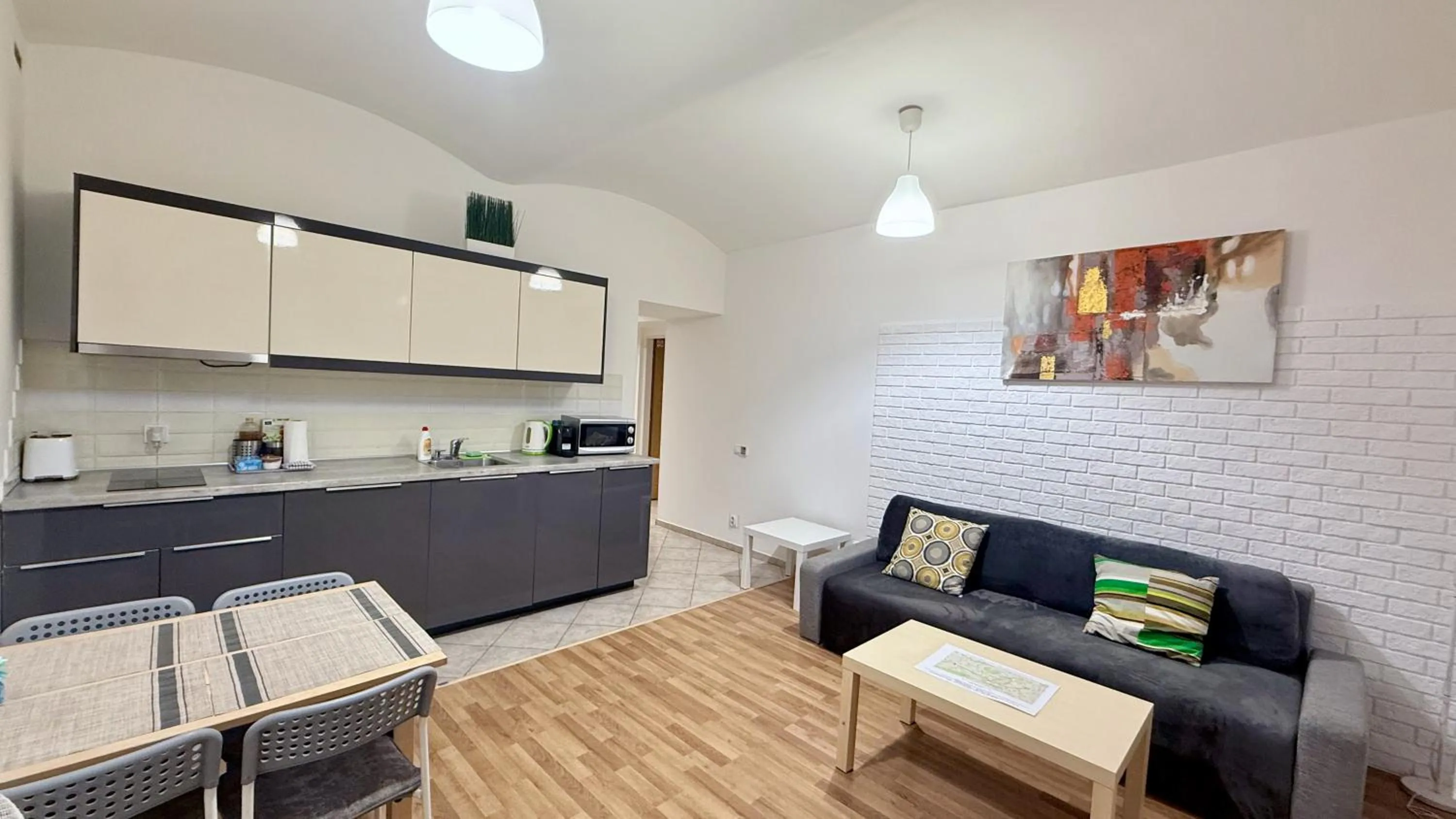 Photo of the whole room in Ground Floor Apartment