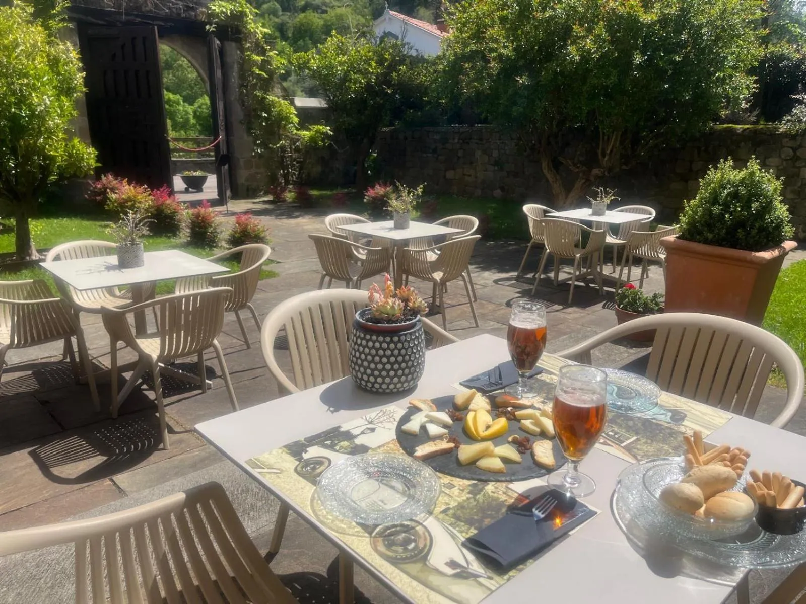 Restaurant/places to eat in Casona De La Pinta