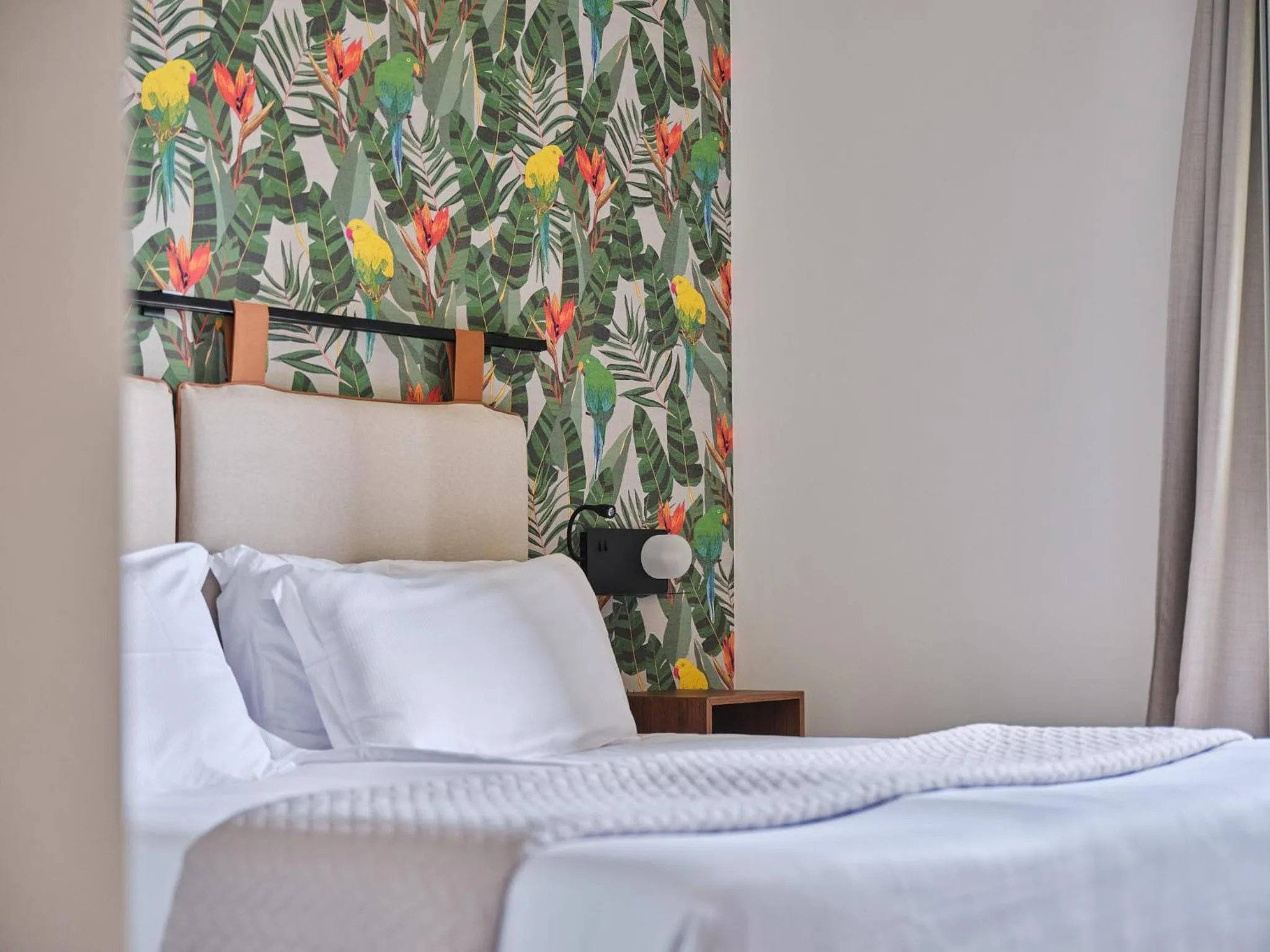 Decorative detail, Bed in Hotel Carillon