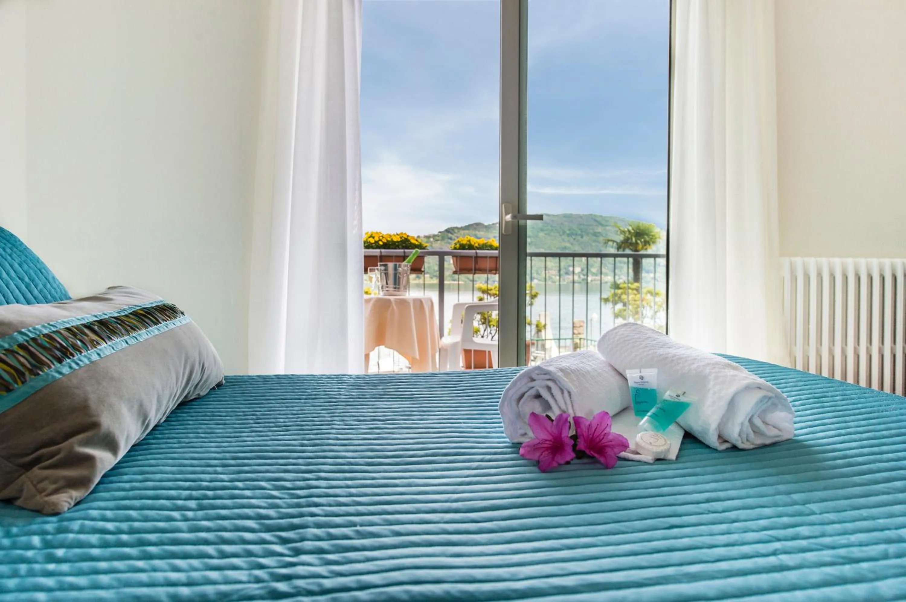 Bed in Hotel Carillon