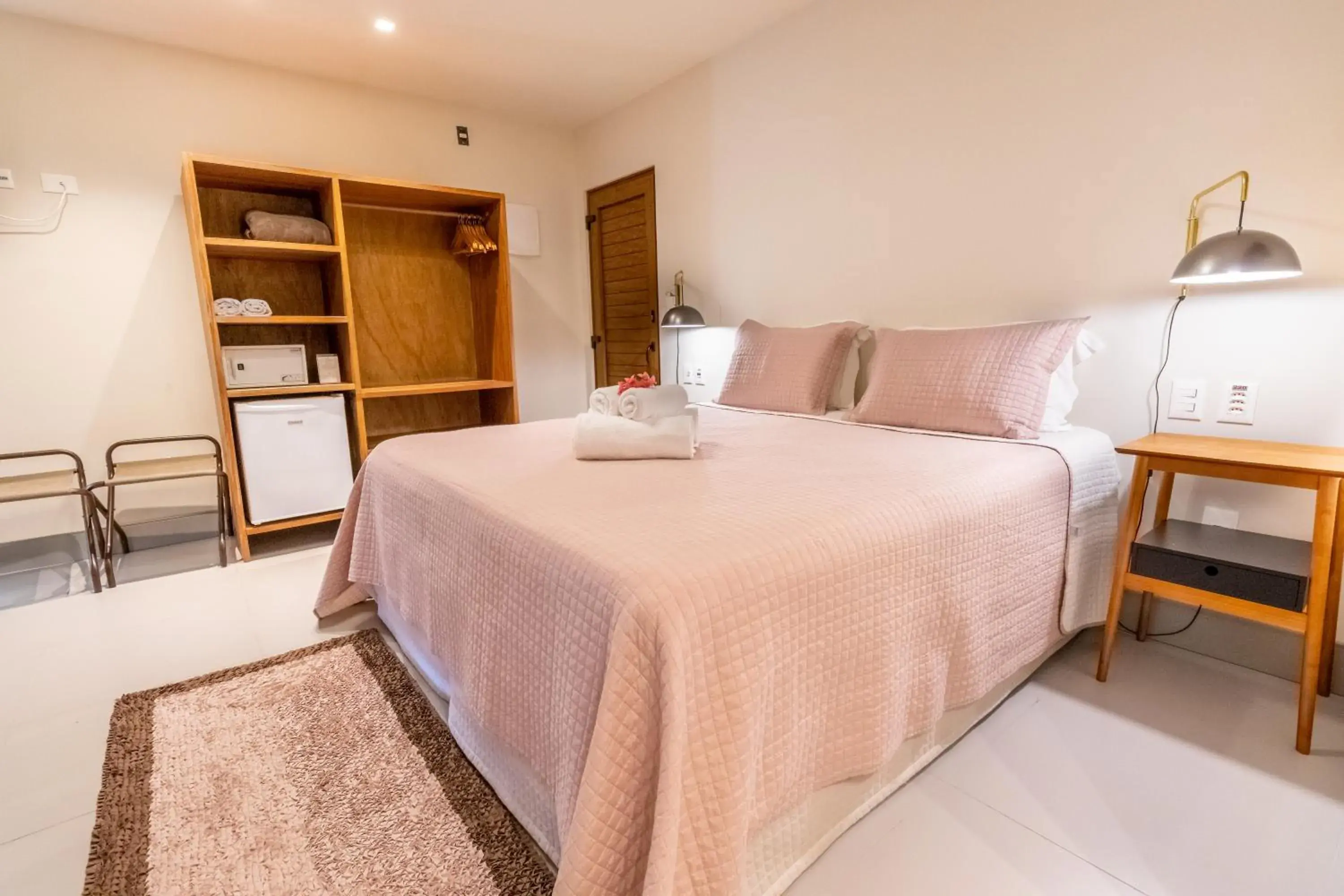 Deluxe Master Room with Side Sea View and Bathtub in Club do Balanço Pousada e Restaurante Deluxe Master Room with Side Sea View and Bathtub in Club do Balanço Pousada e Restaurante