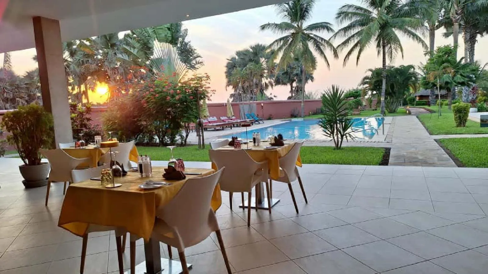 Restaurant/places to eat in Leo's Beach Hotel - Adults Only