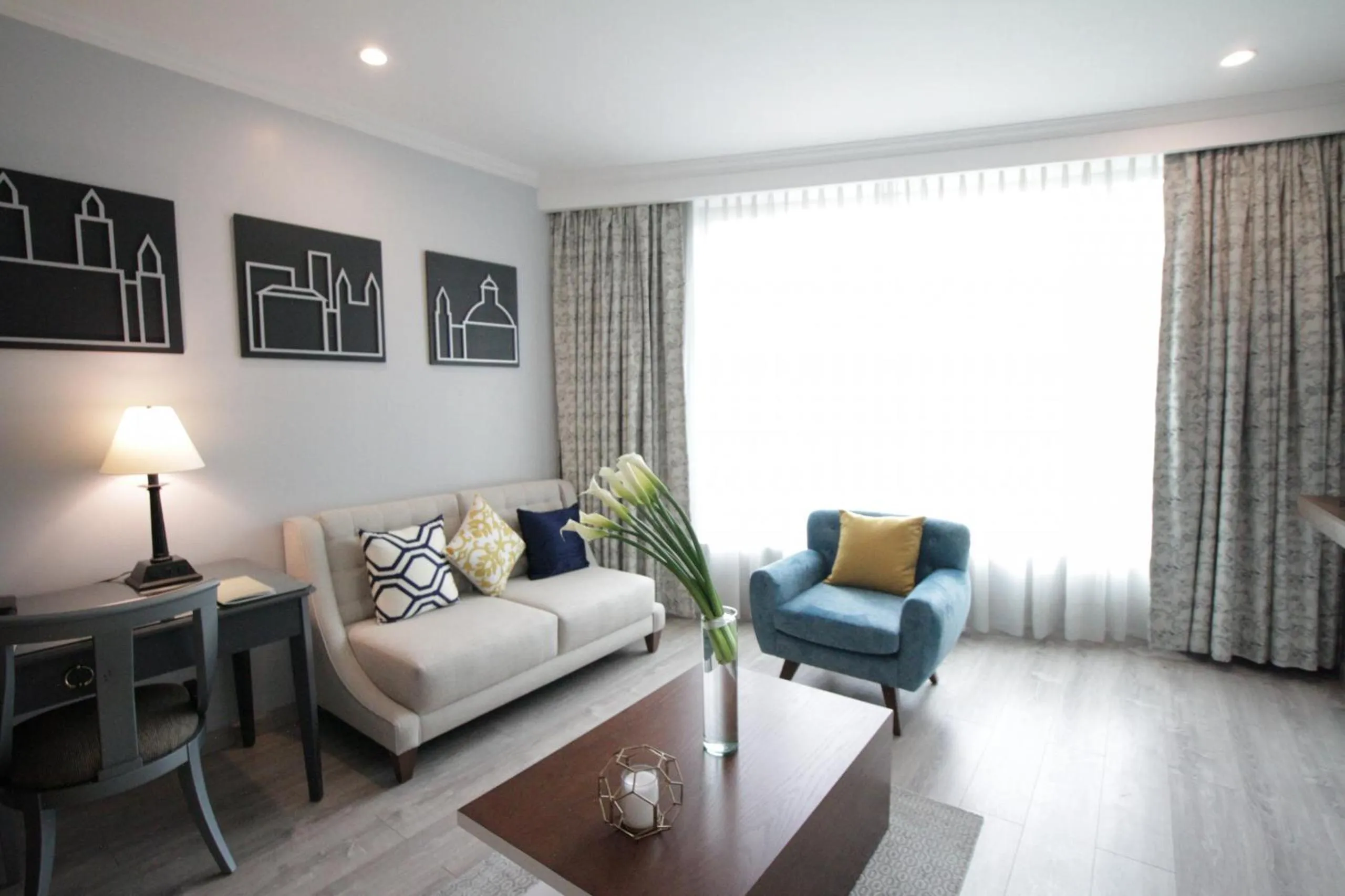 Communal lounge/ TV room in Aparta Hotel Torres de Suites