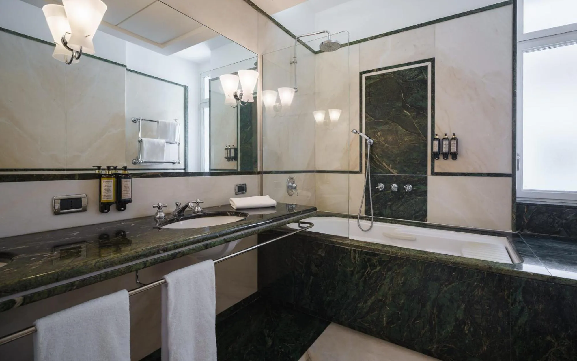 Bathroom in Eurostars Hotel Excelsior