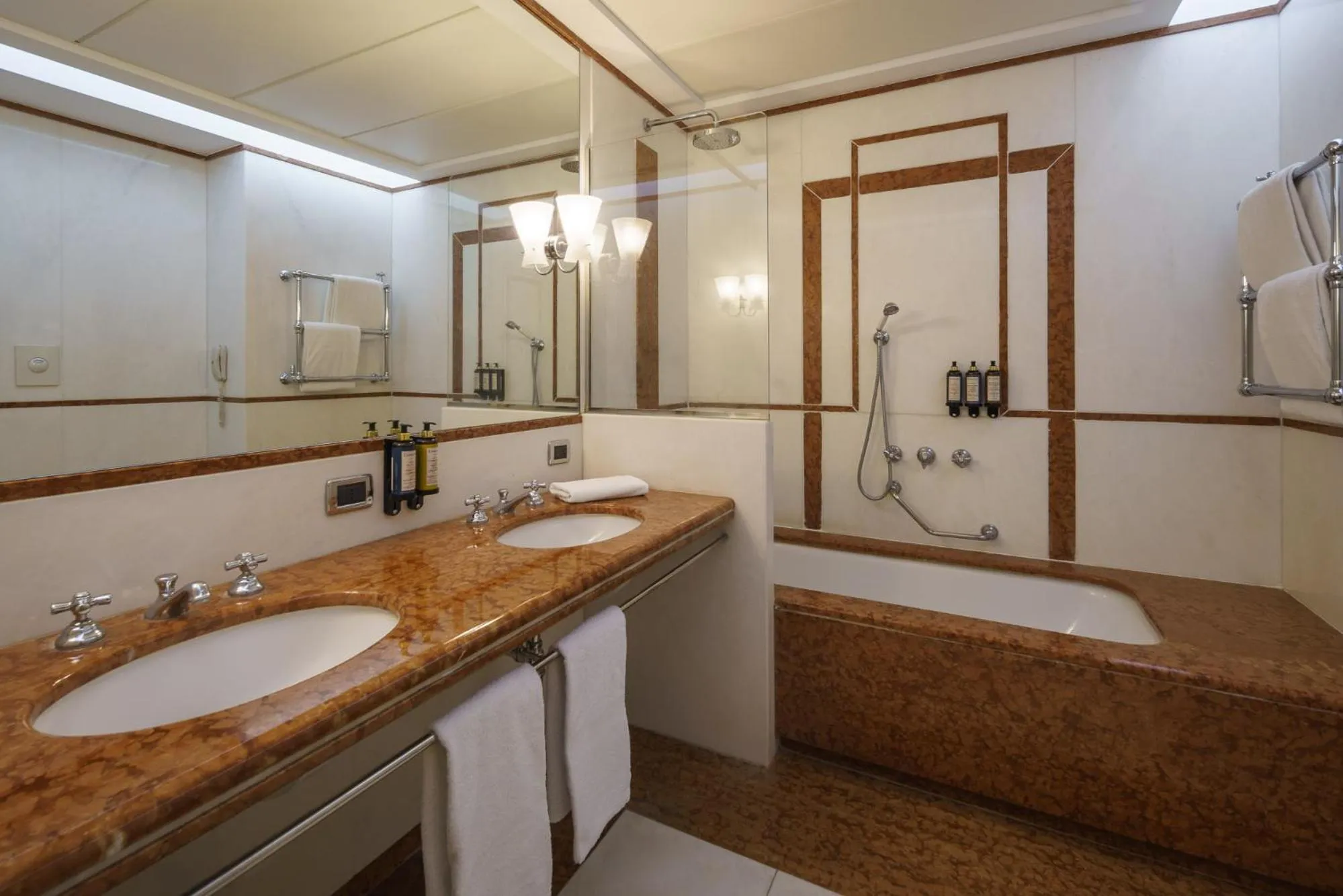 Bathroom in Eurostars Hotel Excelsior