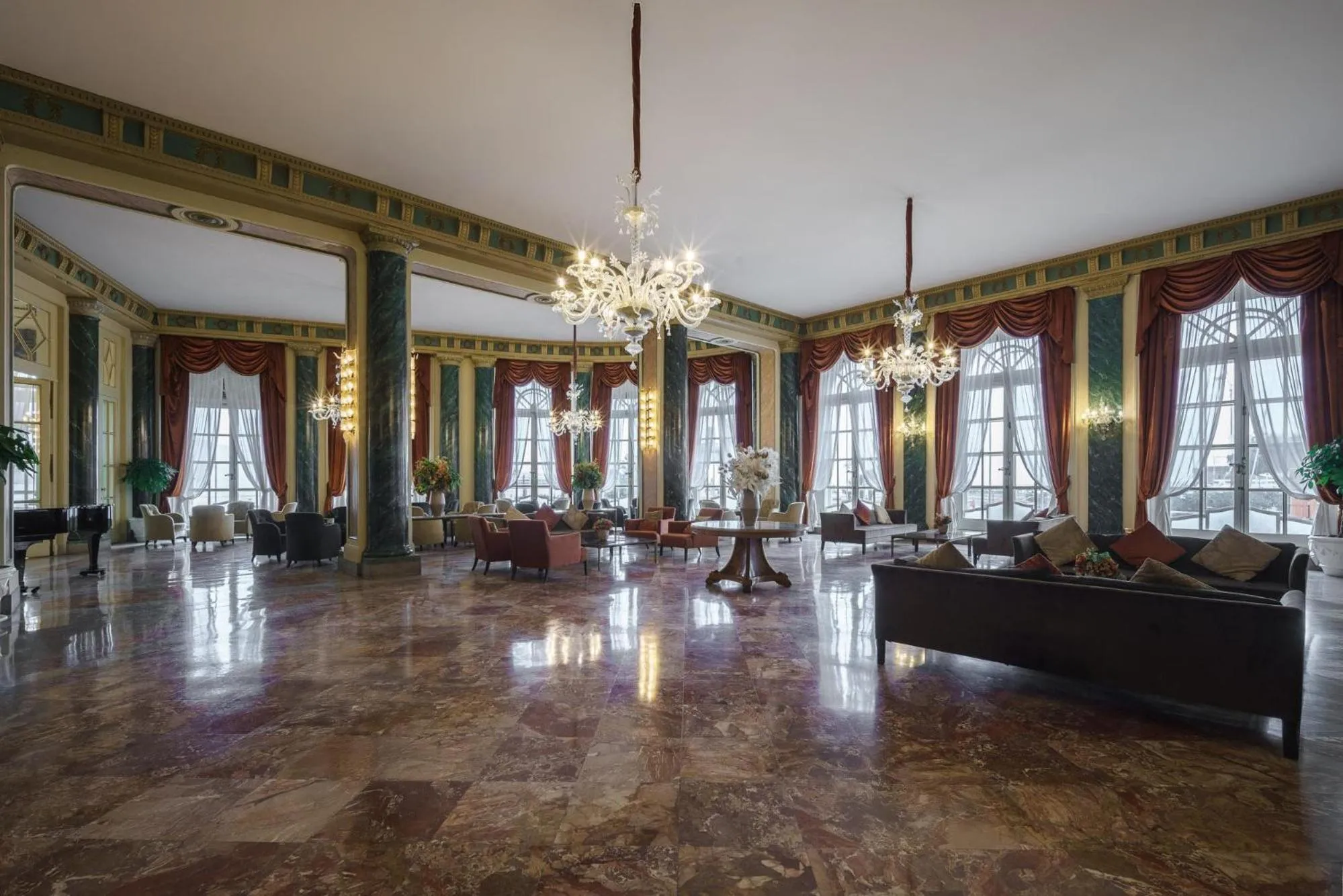Living room in Eurostars Hotel Excelsior