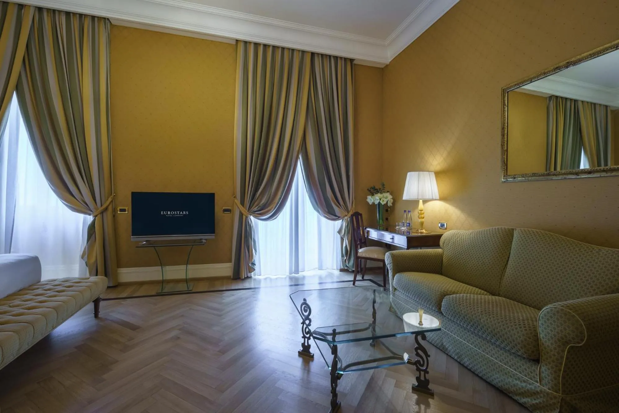 Living room in Eurostars Hotel Excelsior
