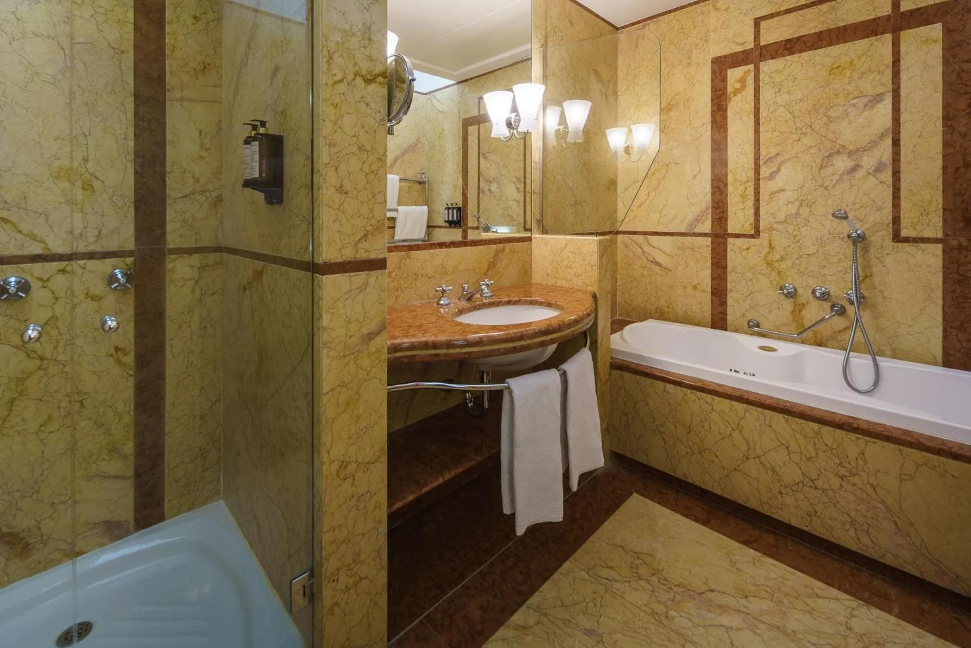 Bathroom in Eurostars Hotel Excelsior