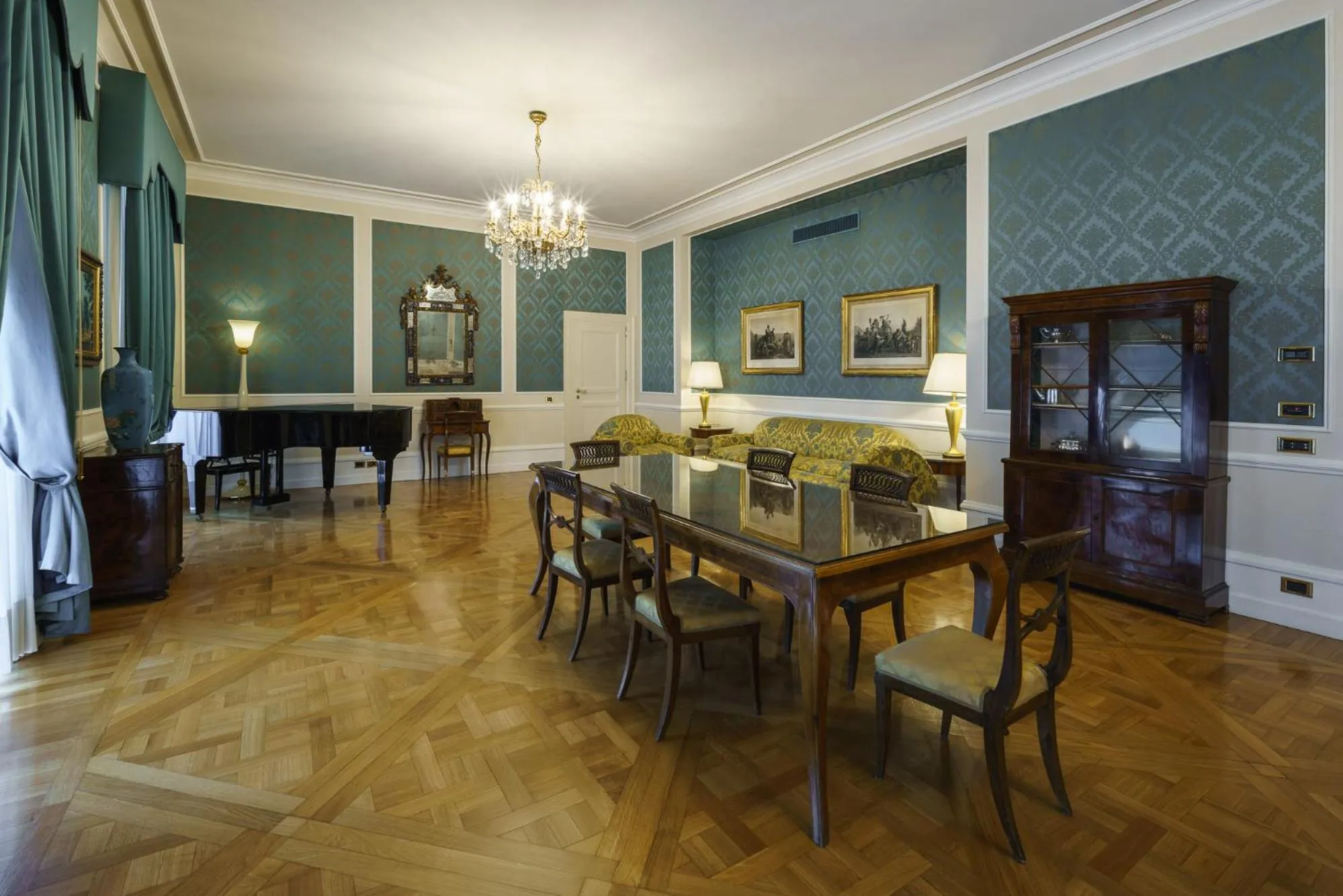 Living room in Eurostars Hotel Excelsior