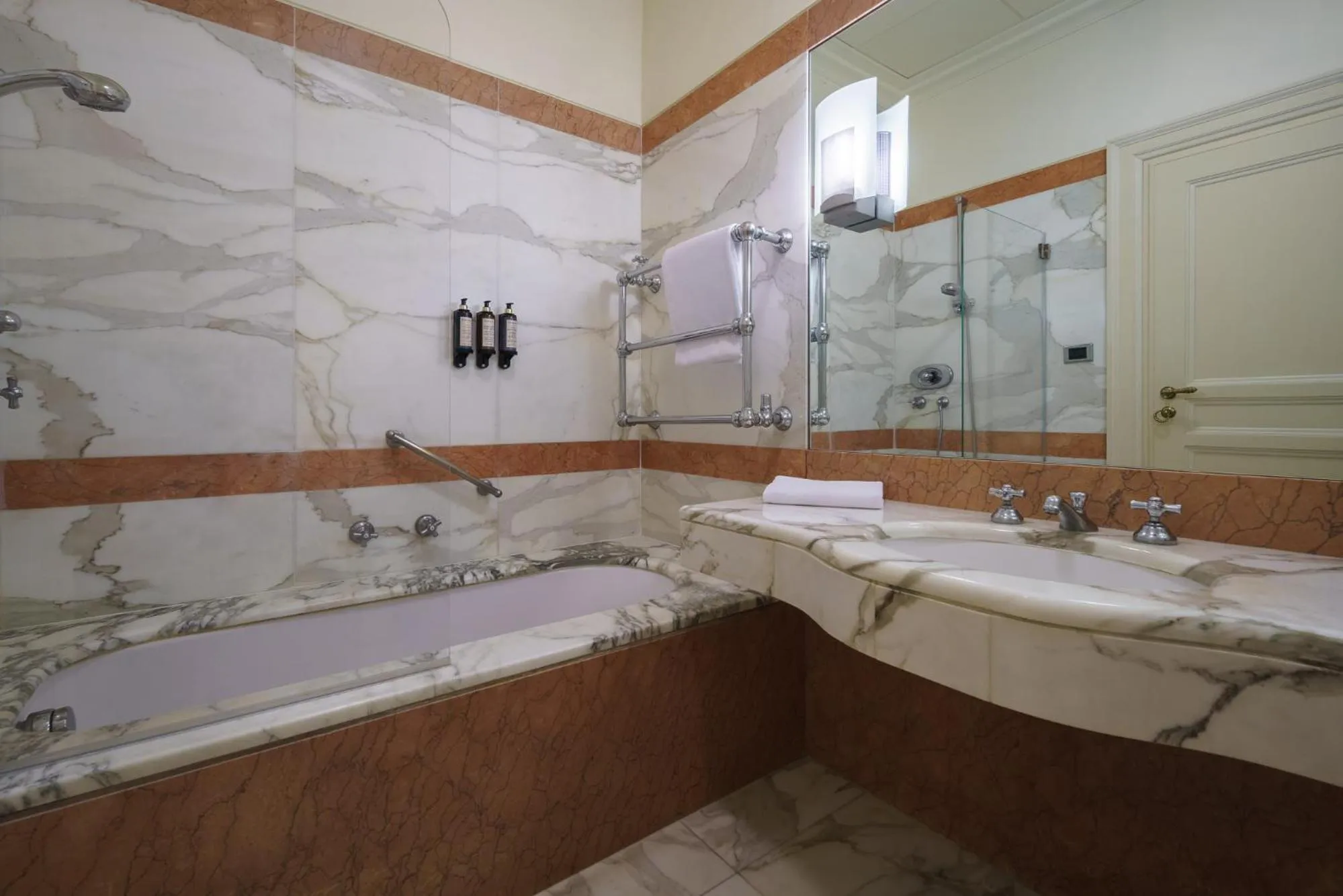 Bathroom in Eurostars Hotel Excelsior