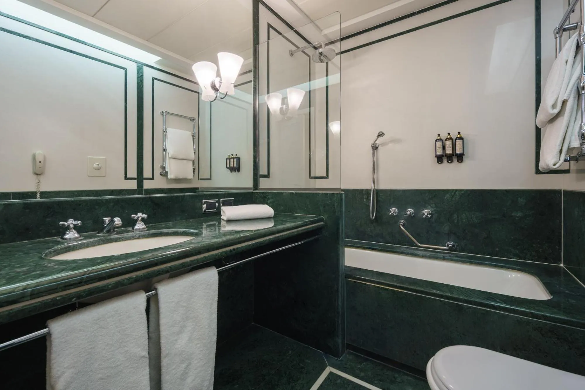 Bathroom in Eurostars Hotel Excelsior