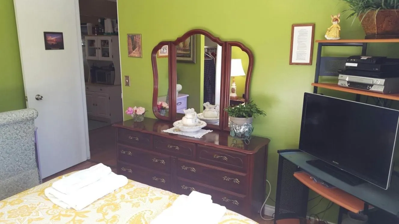 Decorative detail in The Grateful Bed B'n'B