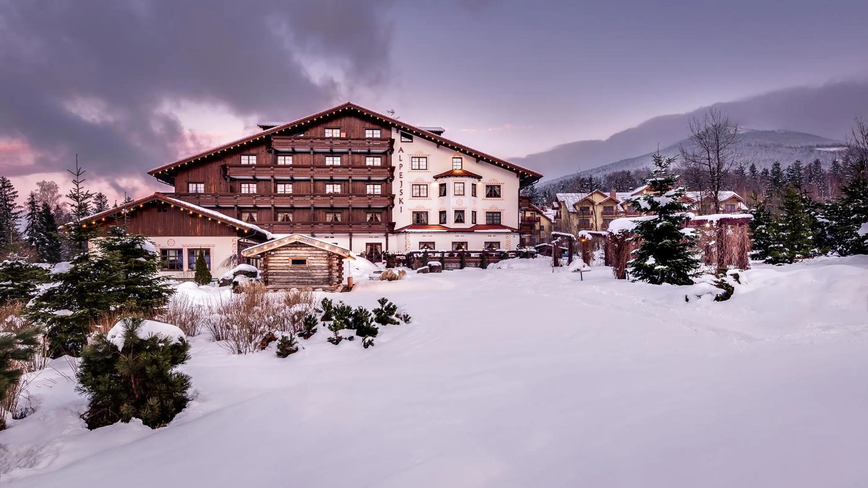 Property building in Alpejski Boutique Hotel