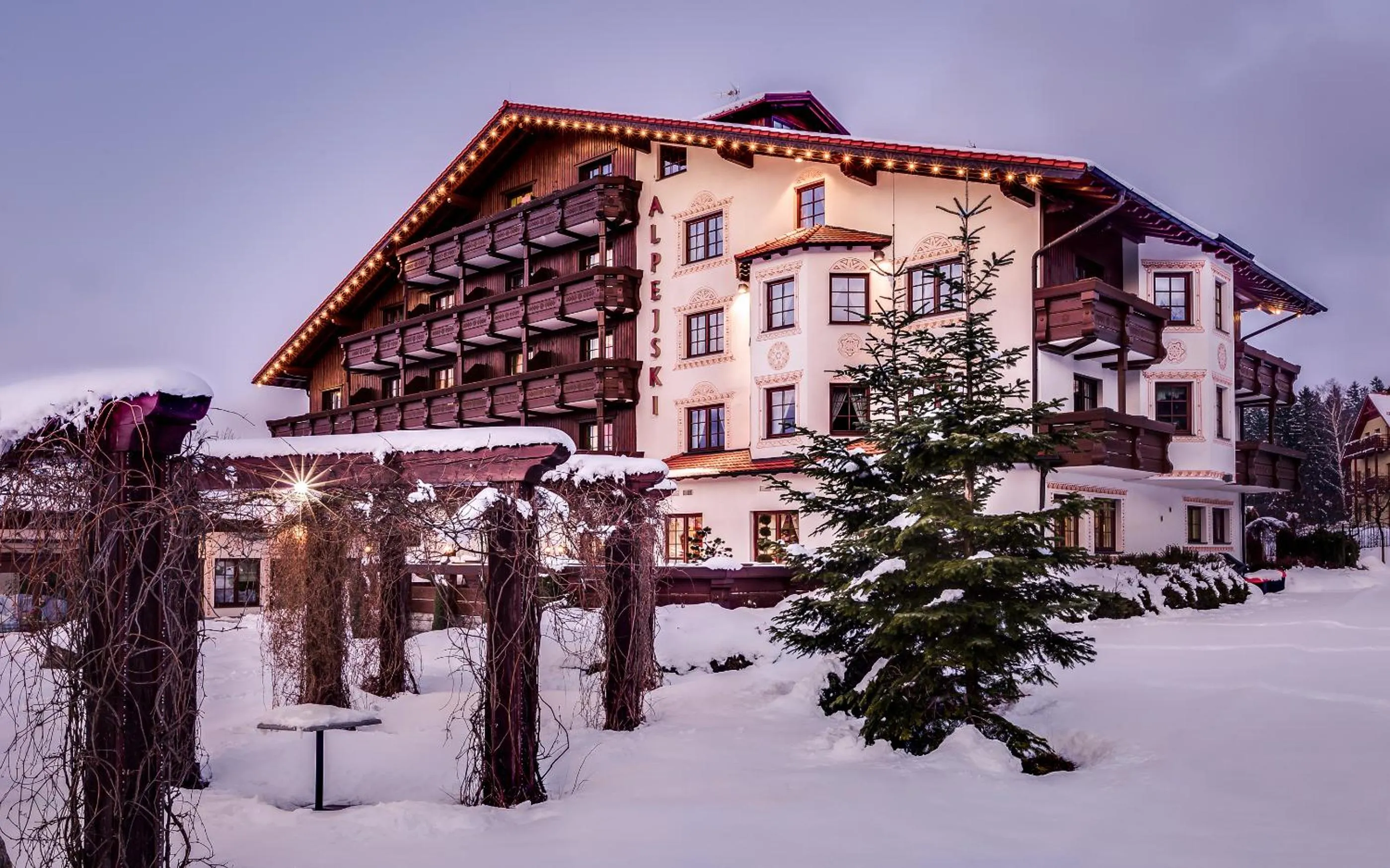 Property building in Alpejski Boutique Hotel