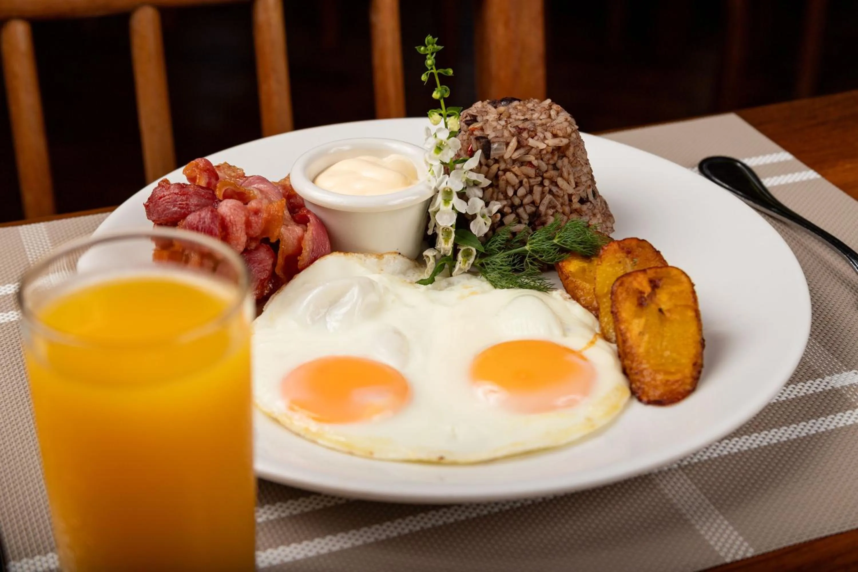 Restaurant/places to eat in La Cusinga Lodge