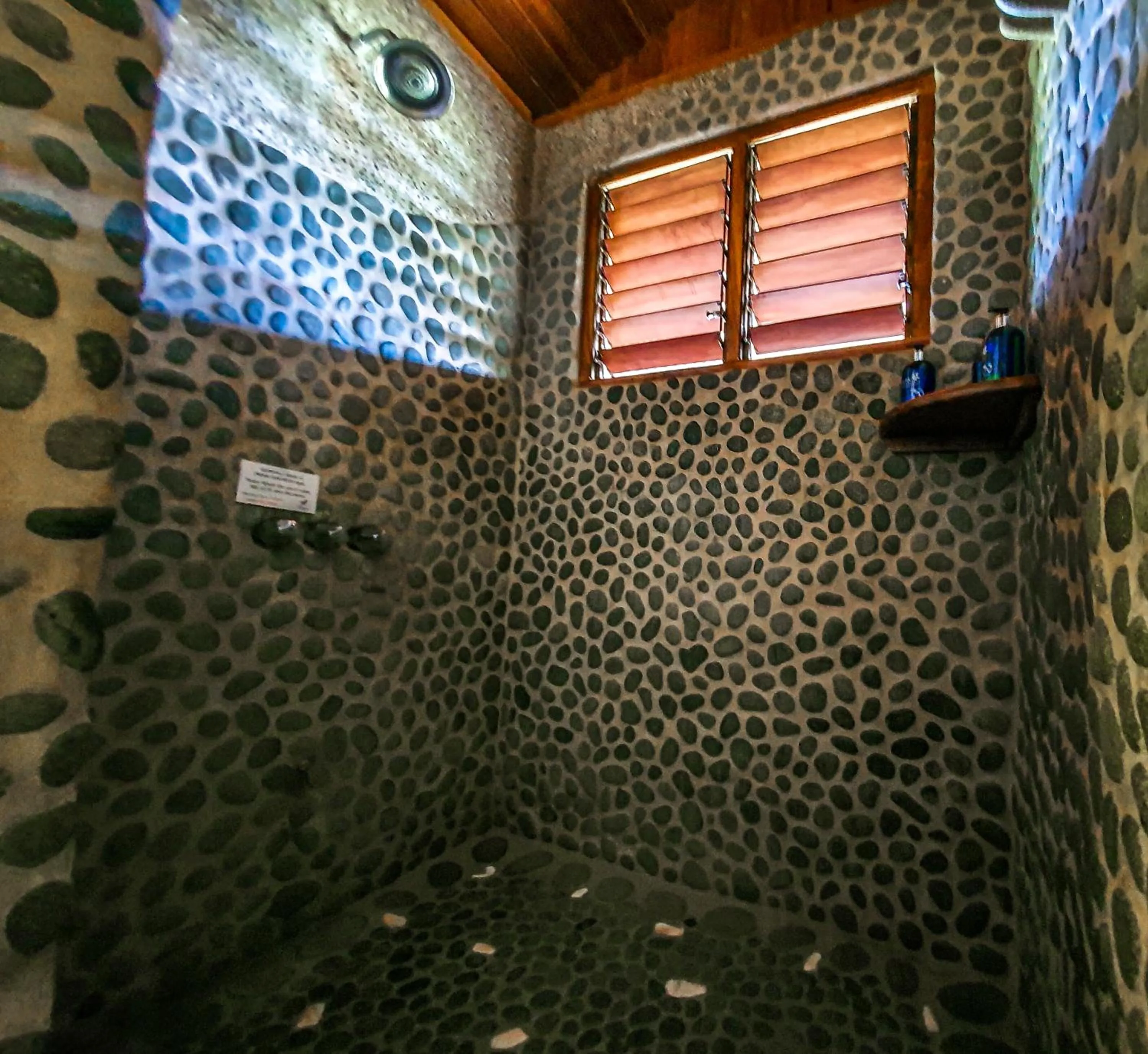 Shower in La Cusinga Lodge