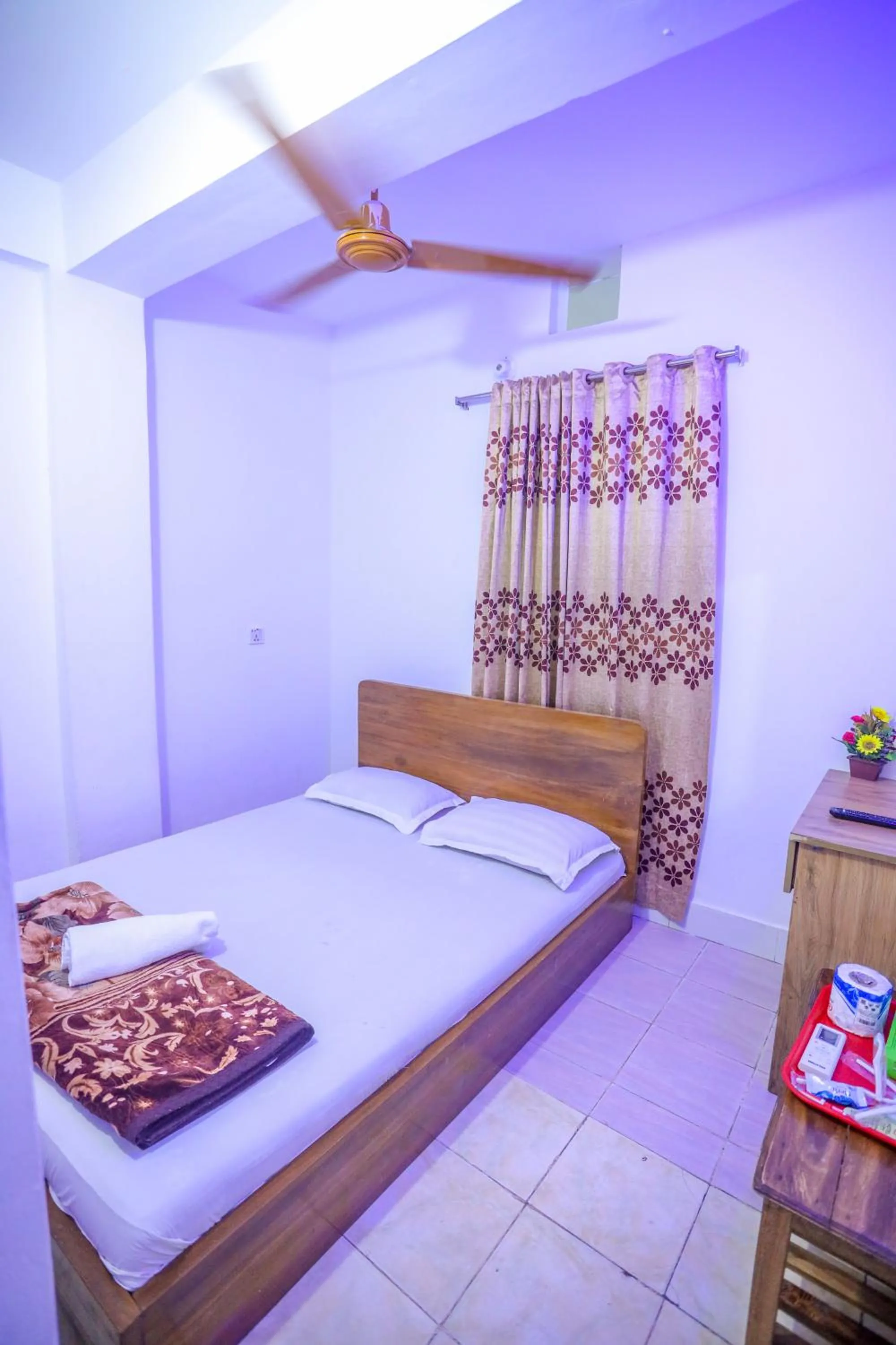 Photo of the whole room, Bed in Hotel City International Green Road