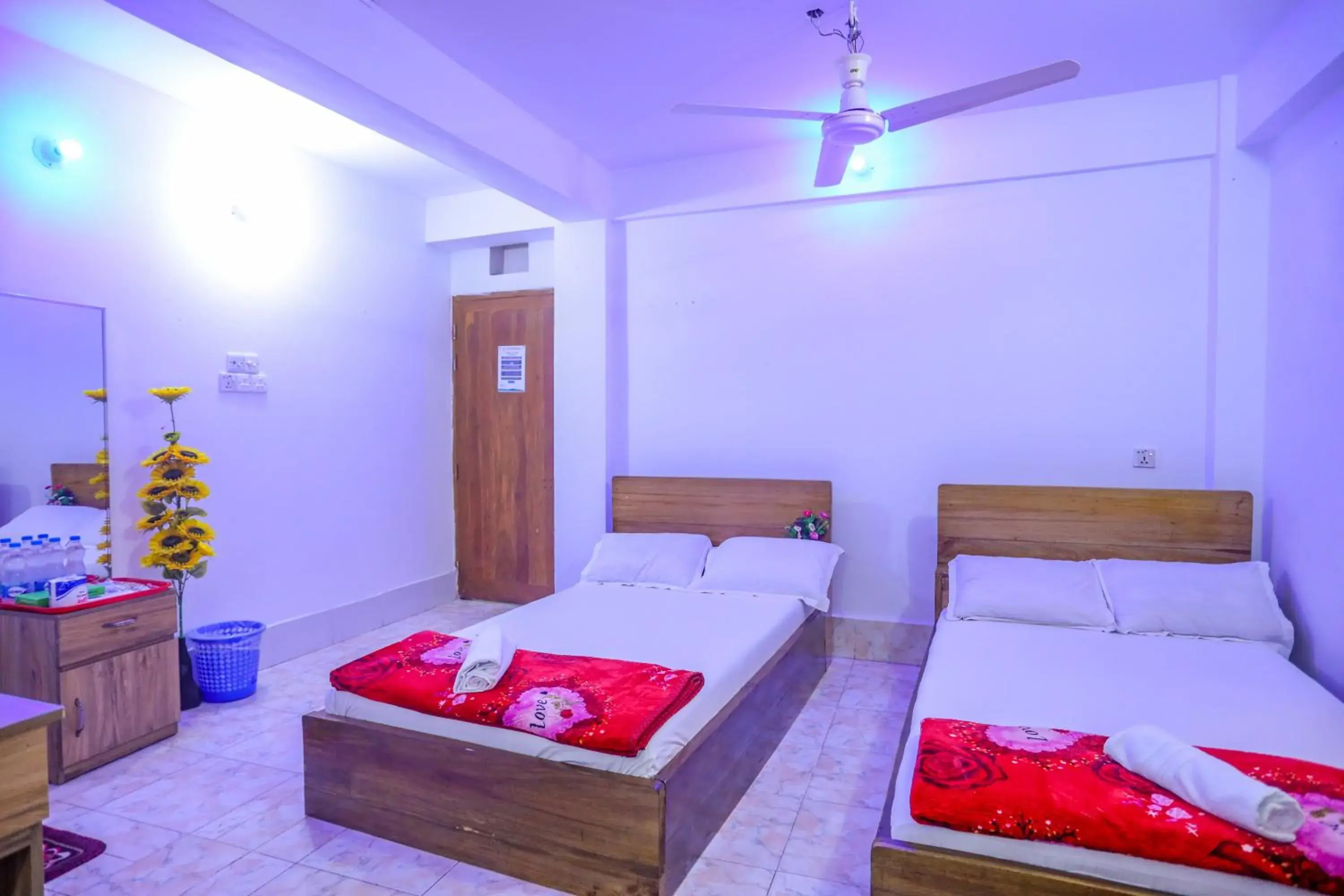 Standard Quadruple Room in Hotel City International Green Road Standard Quadruple Room in Hotel City International Green Road