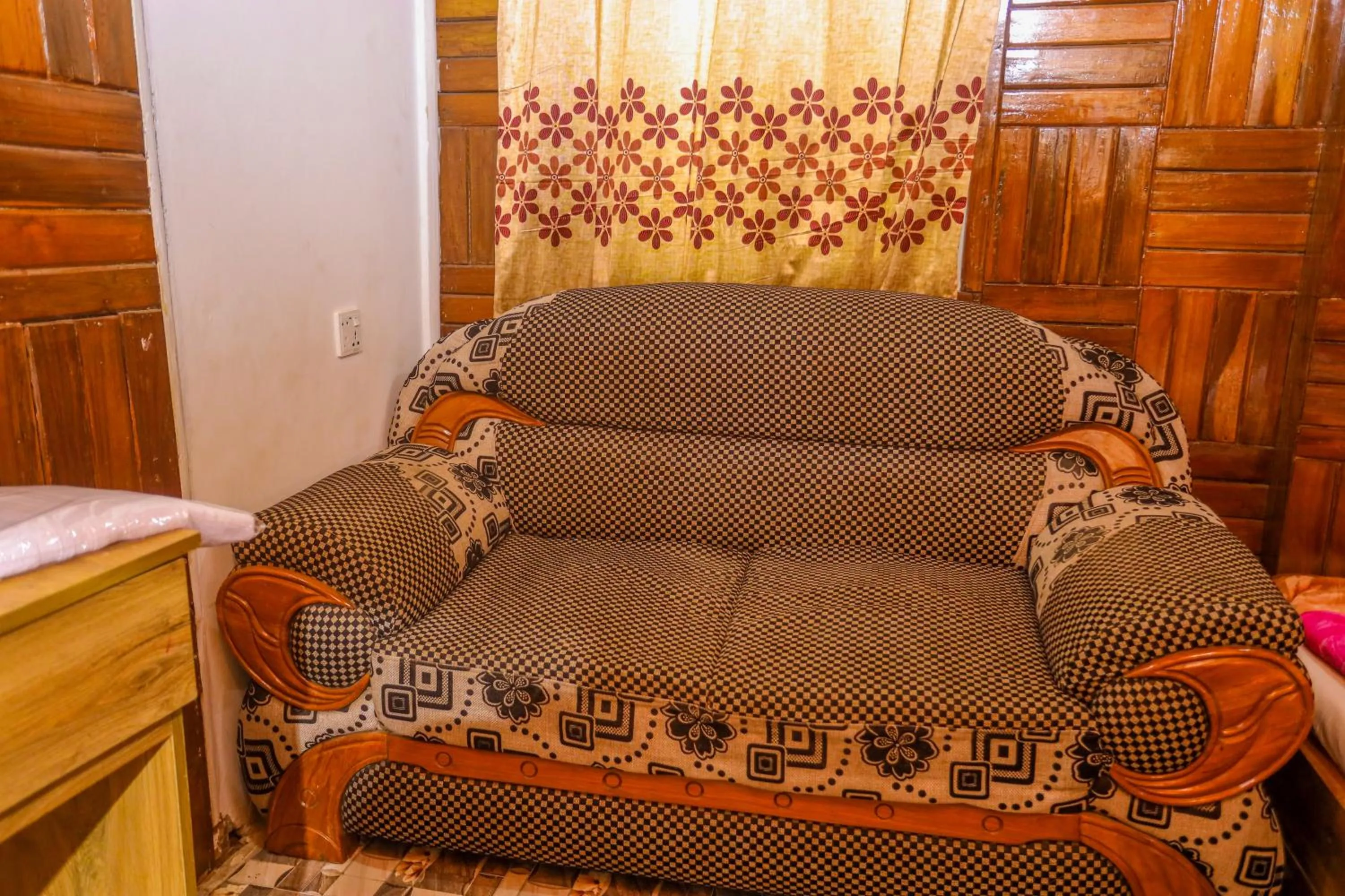 Seating area in Hotel City International Green Road
