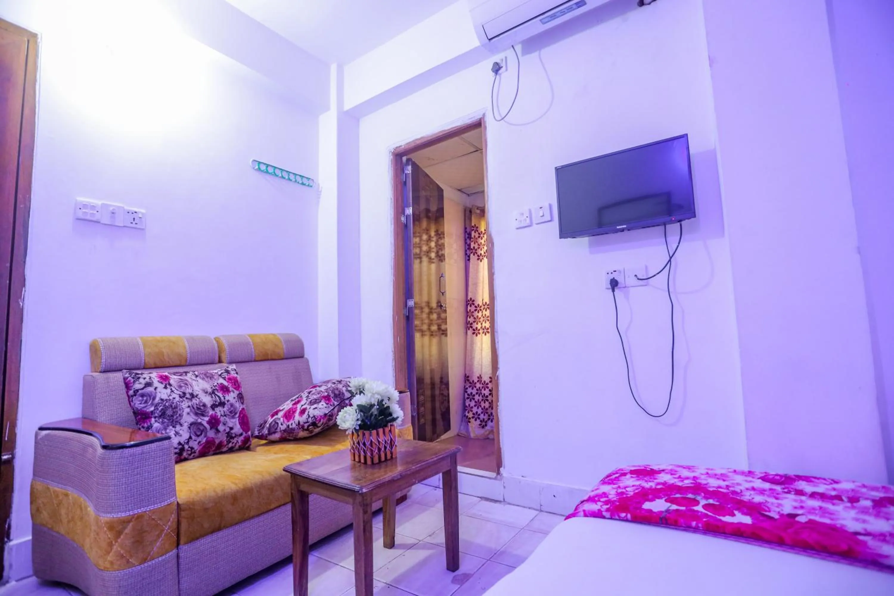 Bed in Hotel City International Green Road