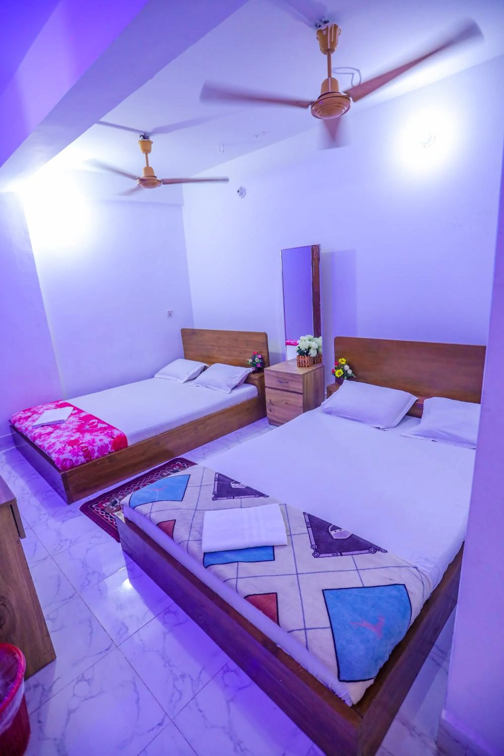 Photo of the whole room, Bed in Hotel City International Green Road