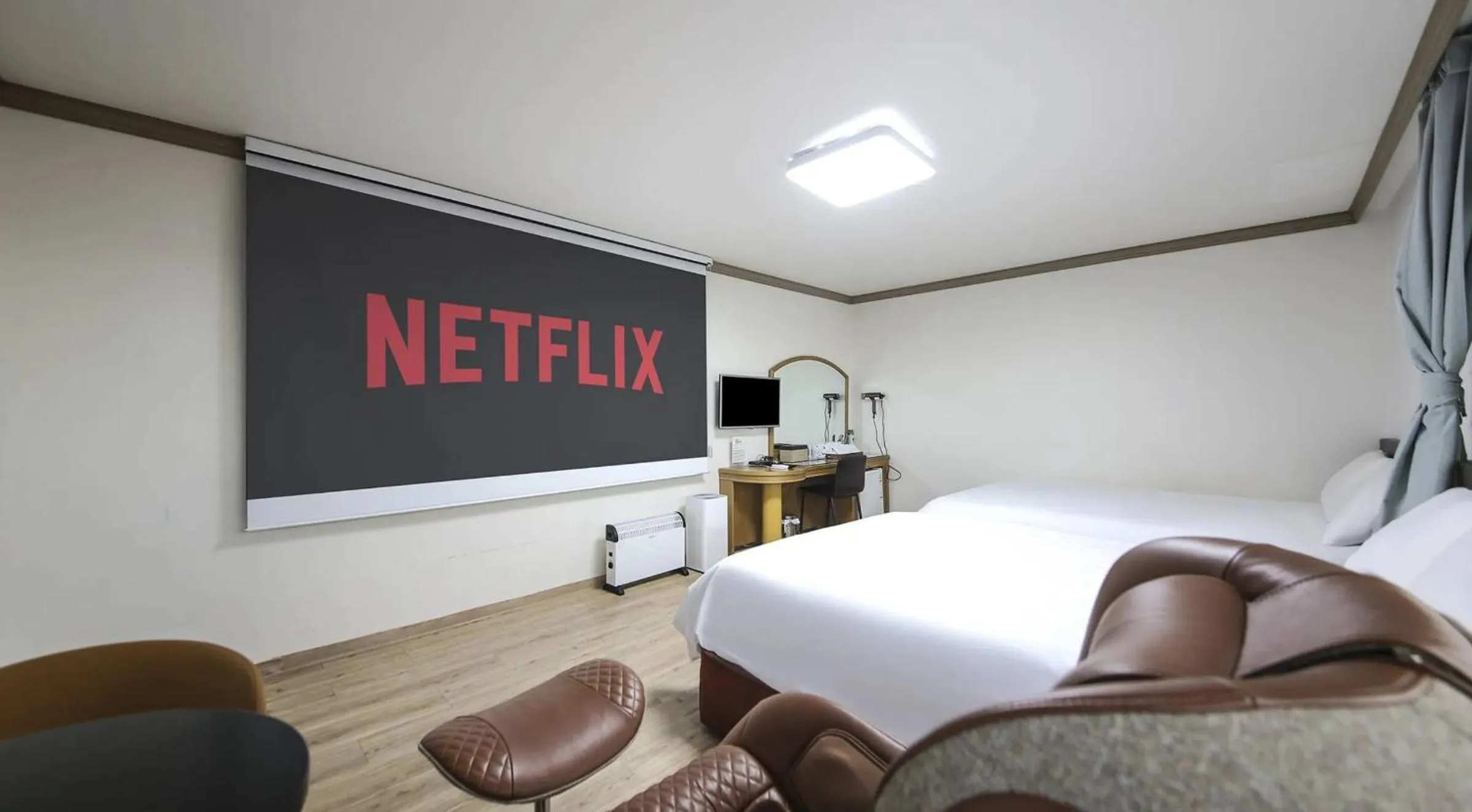 Photo of the whole room, Bed in Top Island Hotel