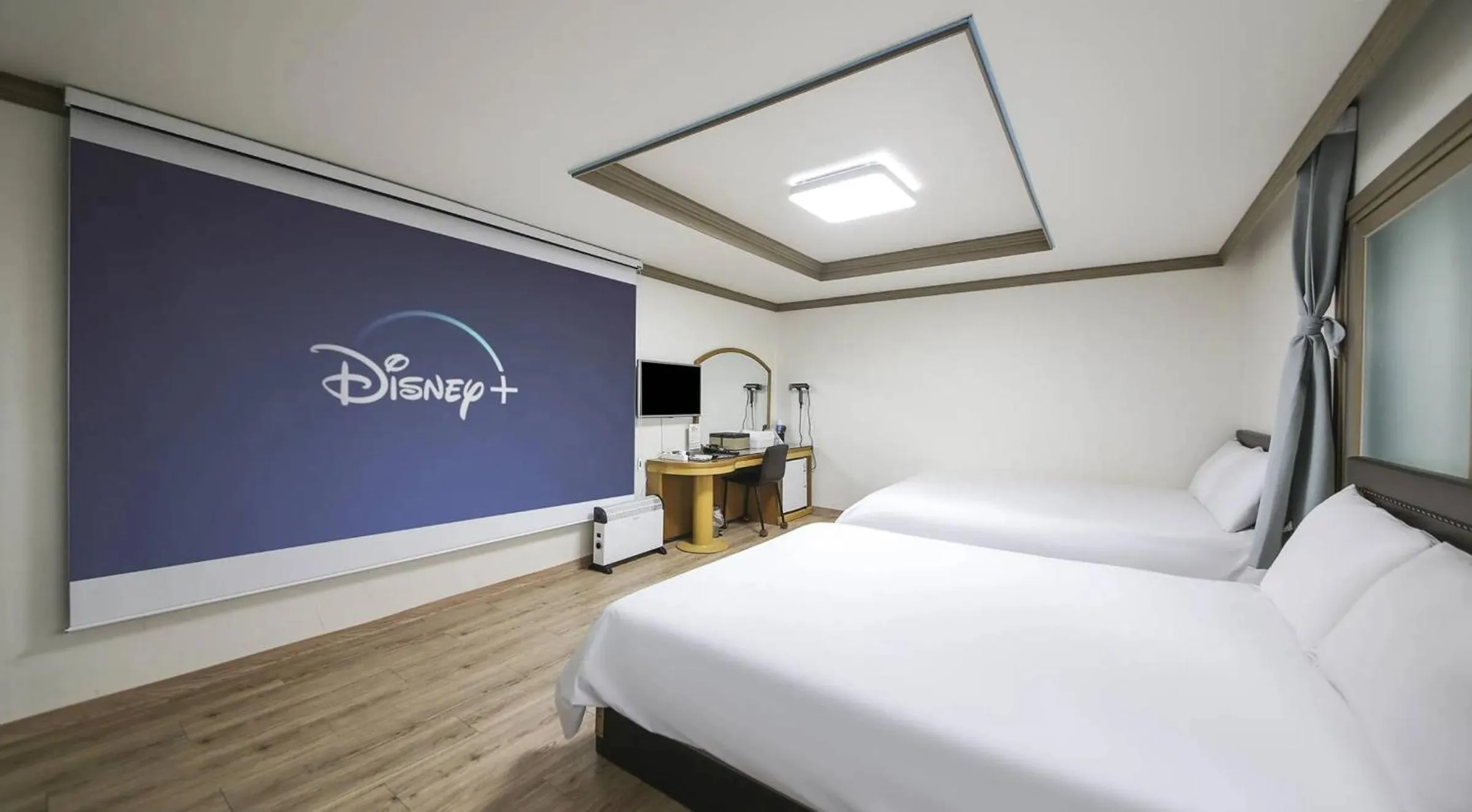 Photo of the whole room, Bed in Top Island Hotel