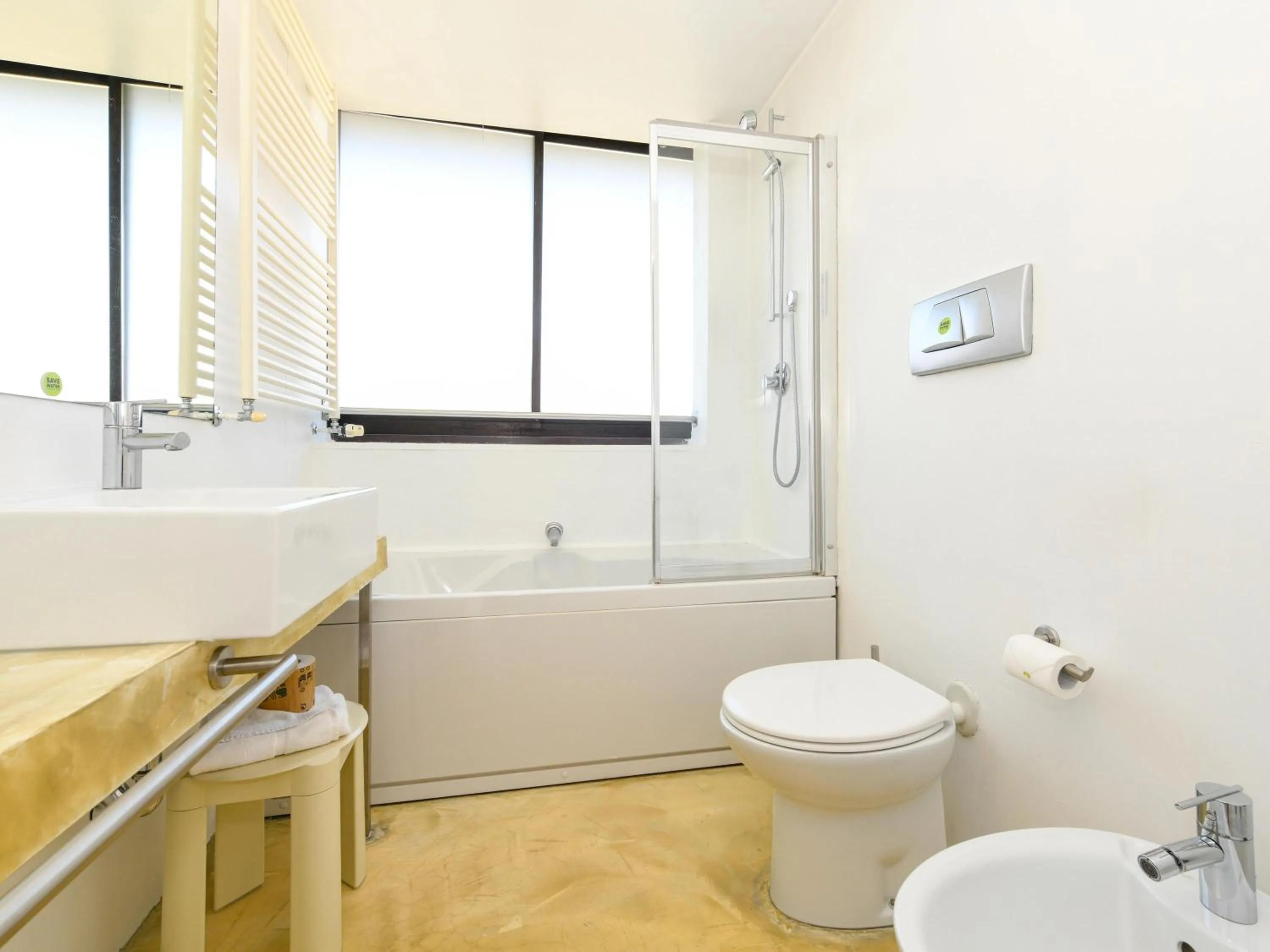 Bathroom in B&B HOTEL Padova Methis