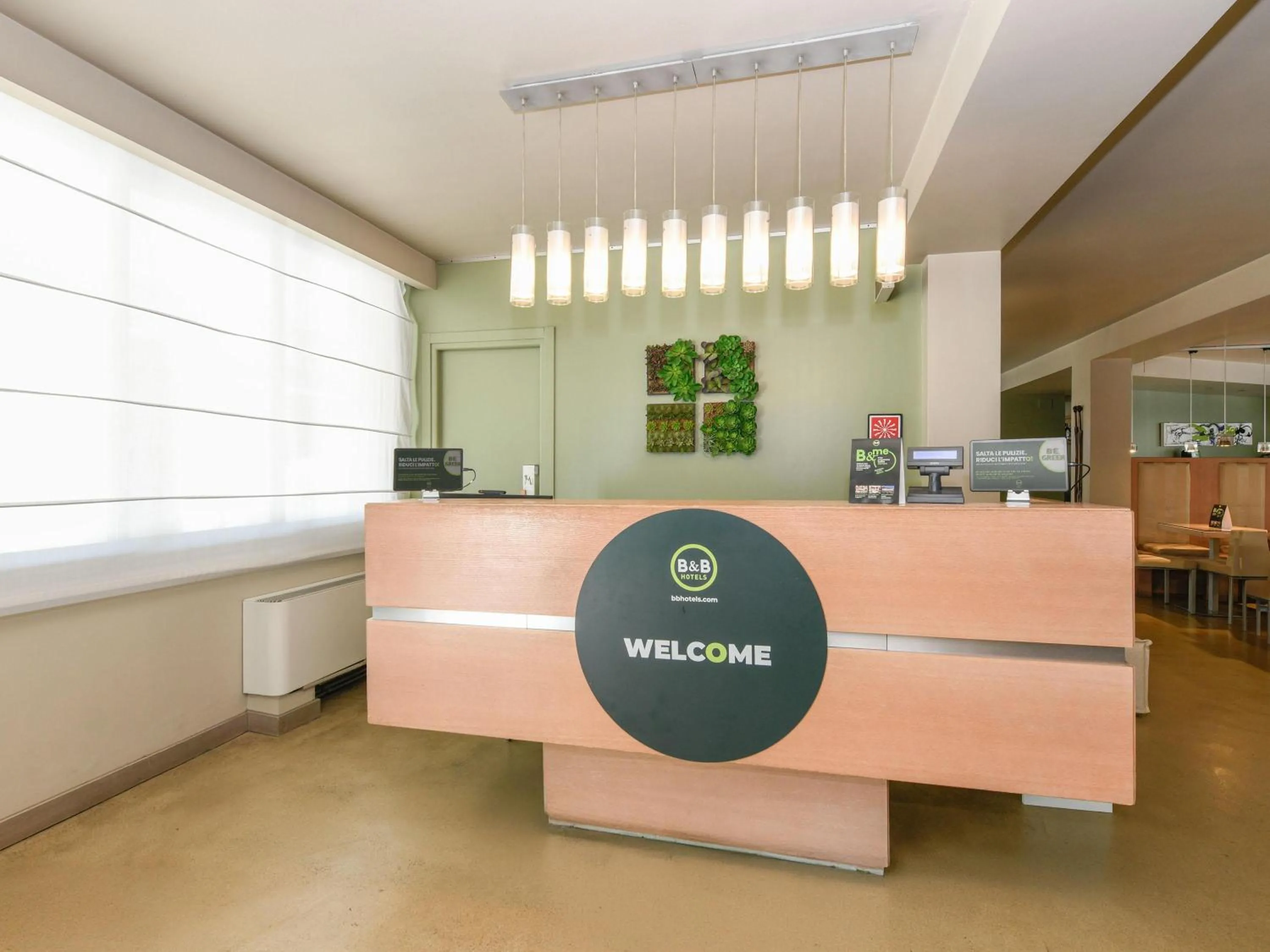 Lobby or reception in B&B HOTEL Padova Methis