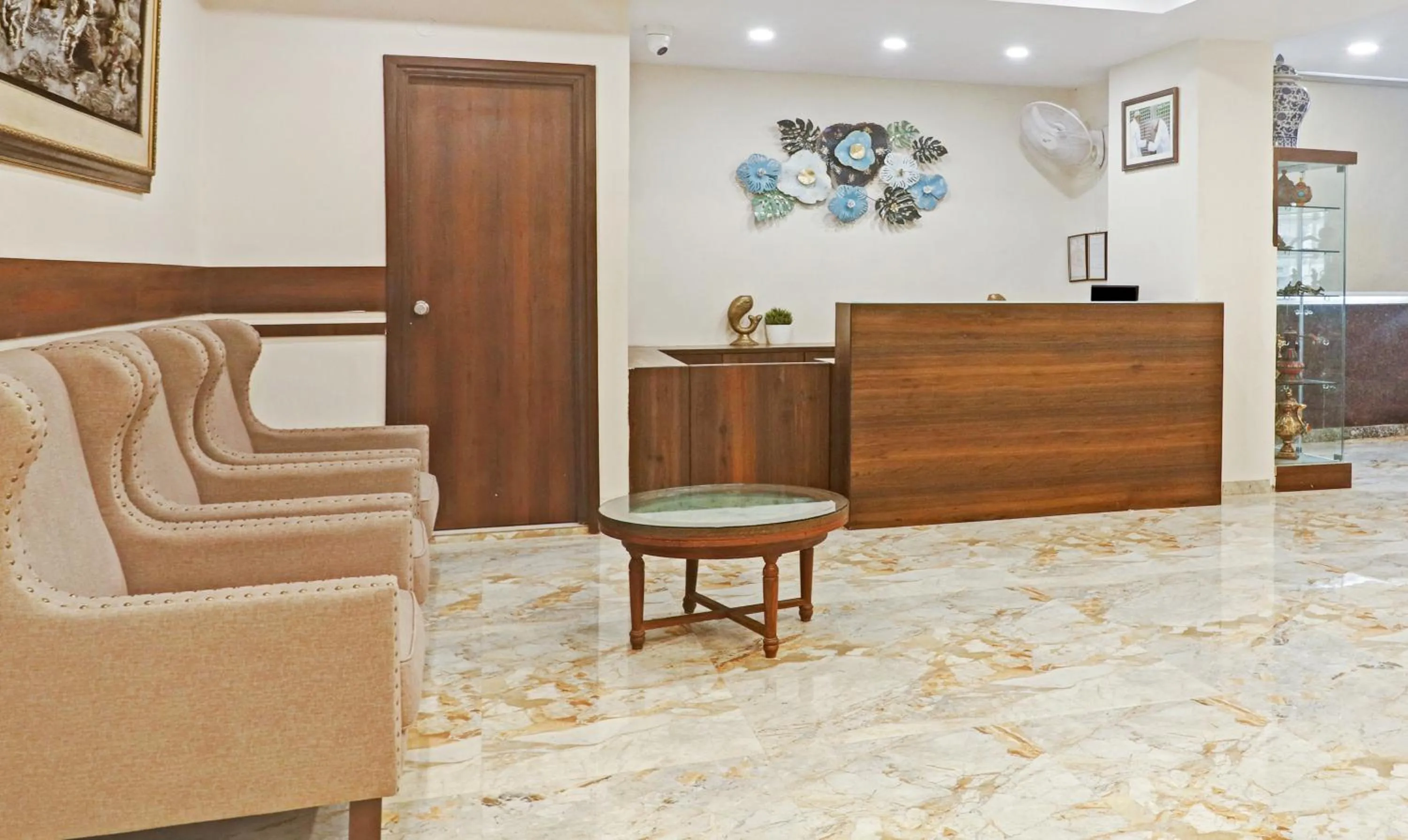 Seating area in Treebo Arastu Grand