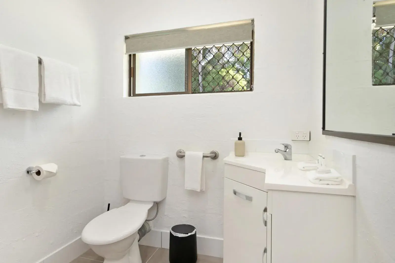 Queen Studio in Kinka Palms Motel Queen Studio in Kinka Palms Motel