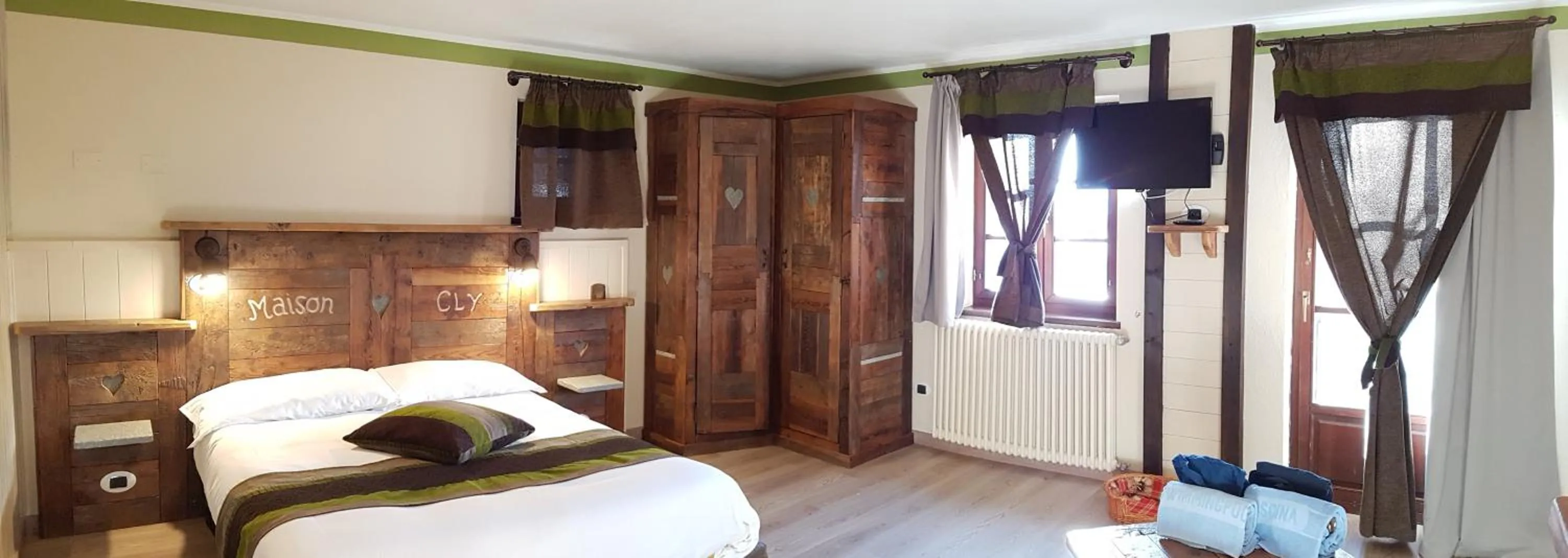 Photo of the whole room, Bed in Maison Cly