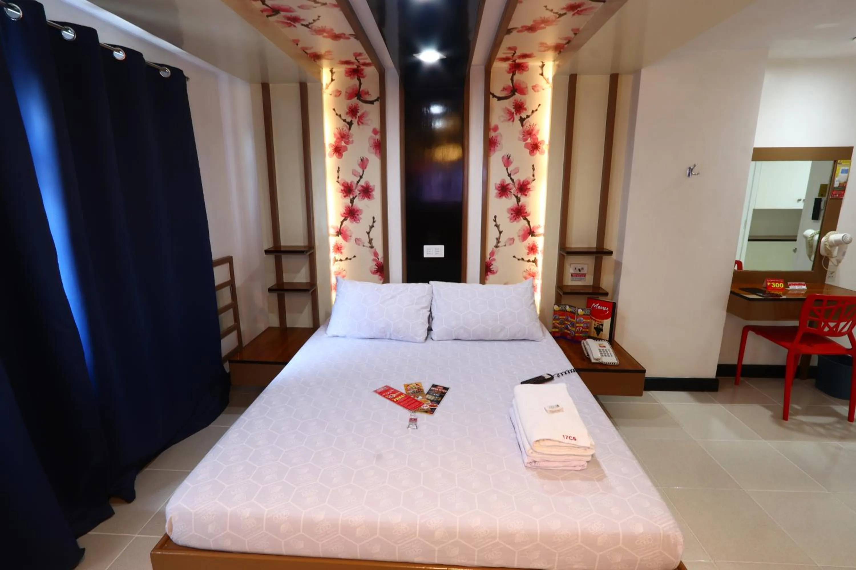 Bedroom, Bed in Hotel Sogo Banawe